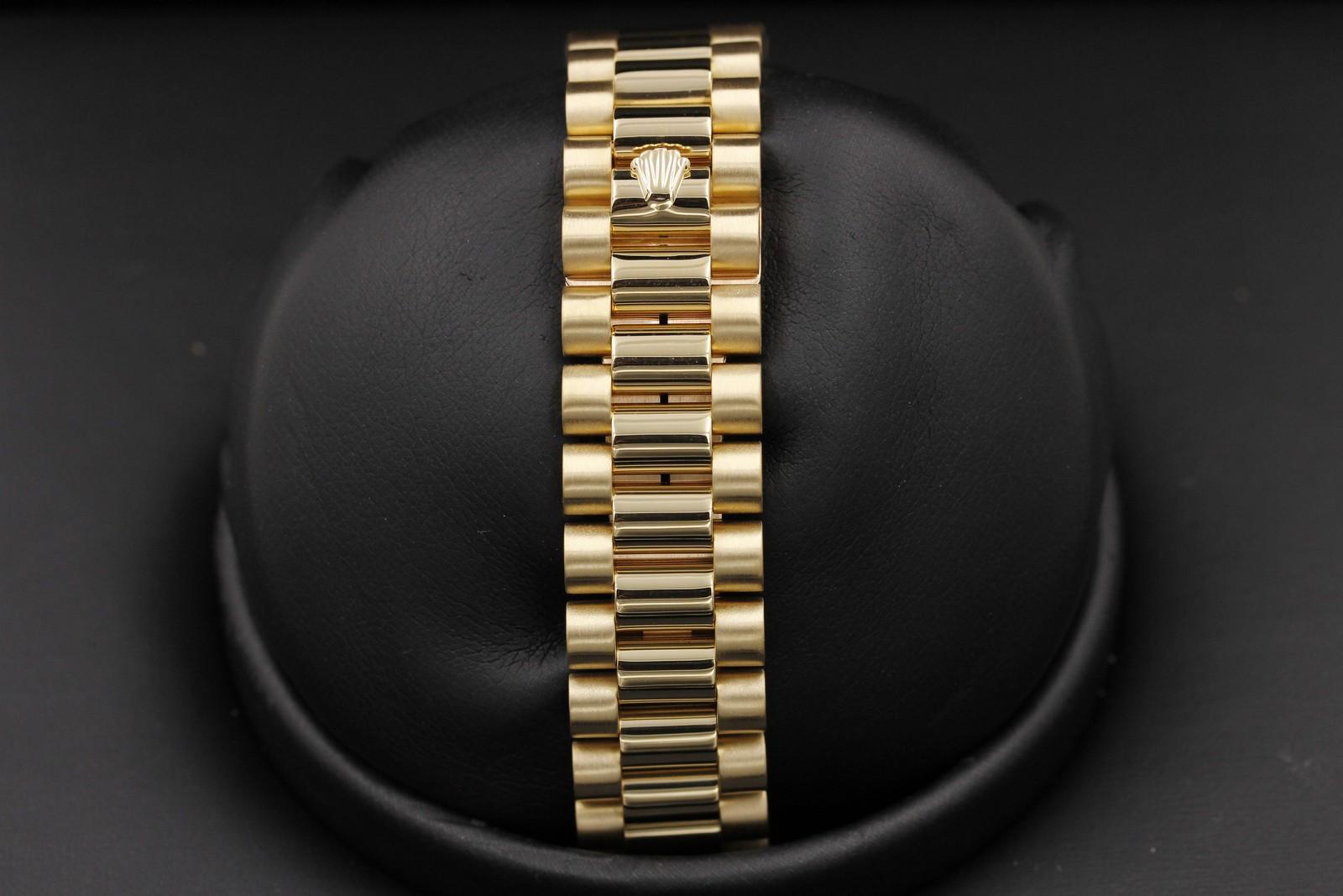 Watch Image 7