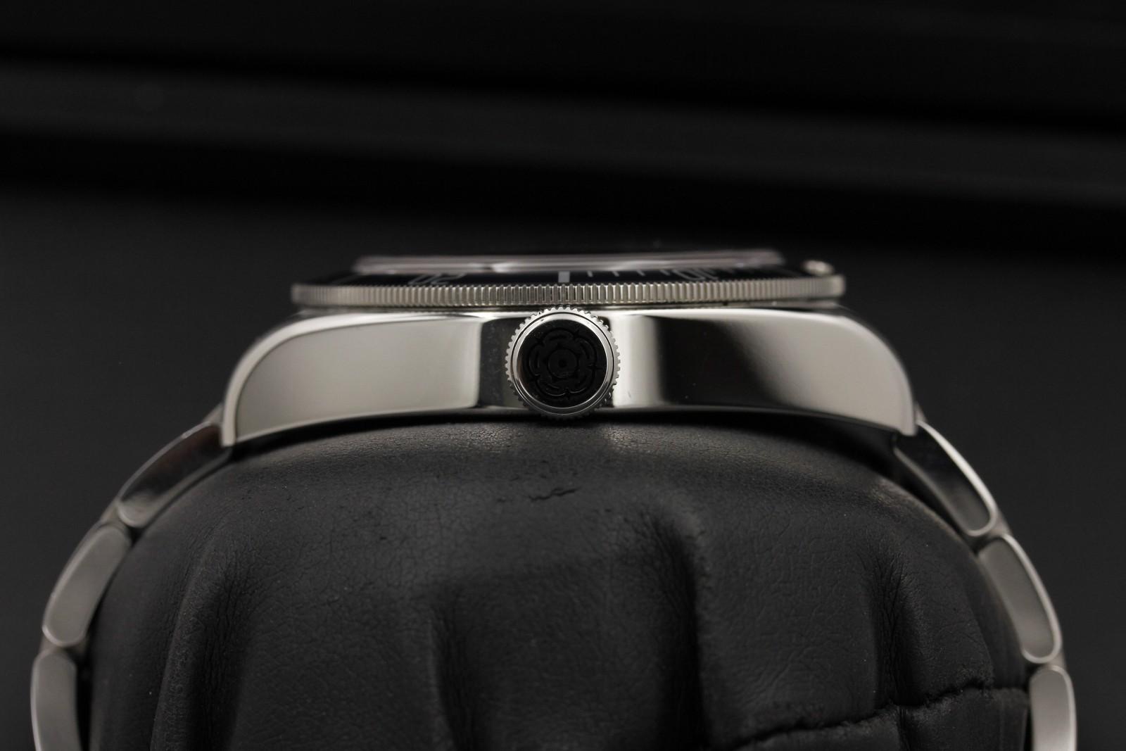 Watch Image 3