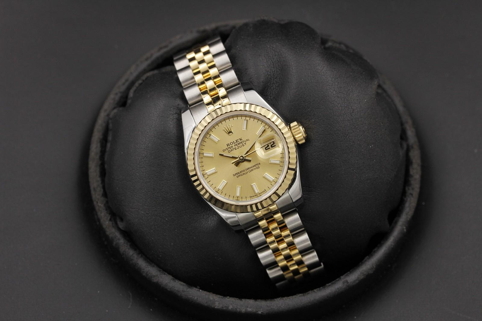 Watch Image 9