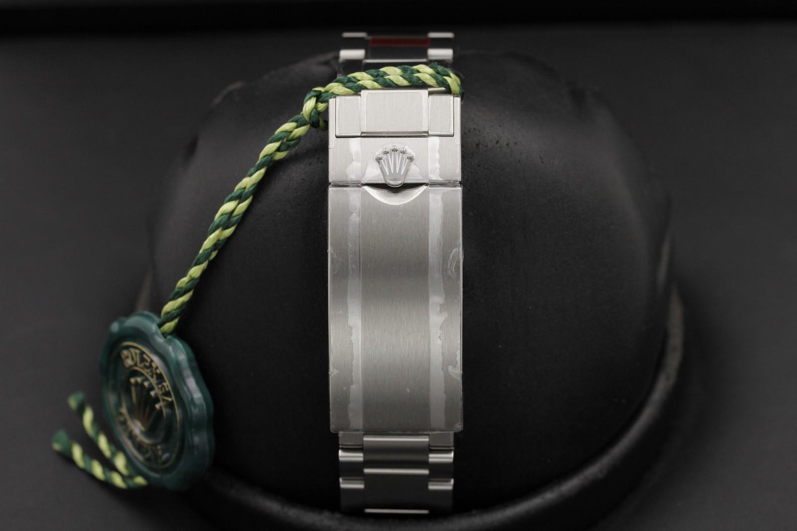 Watch Image 7