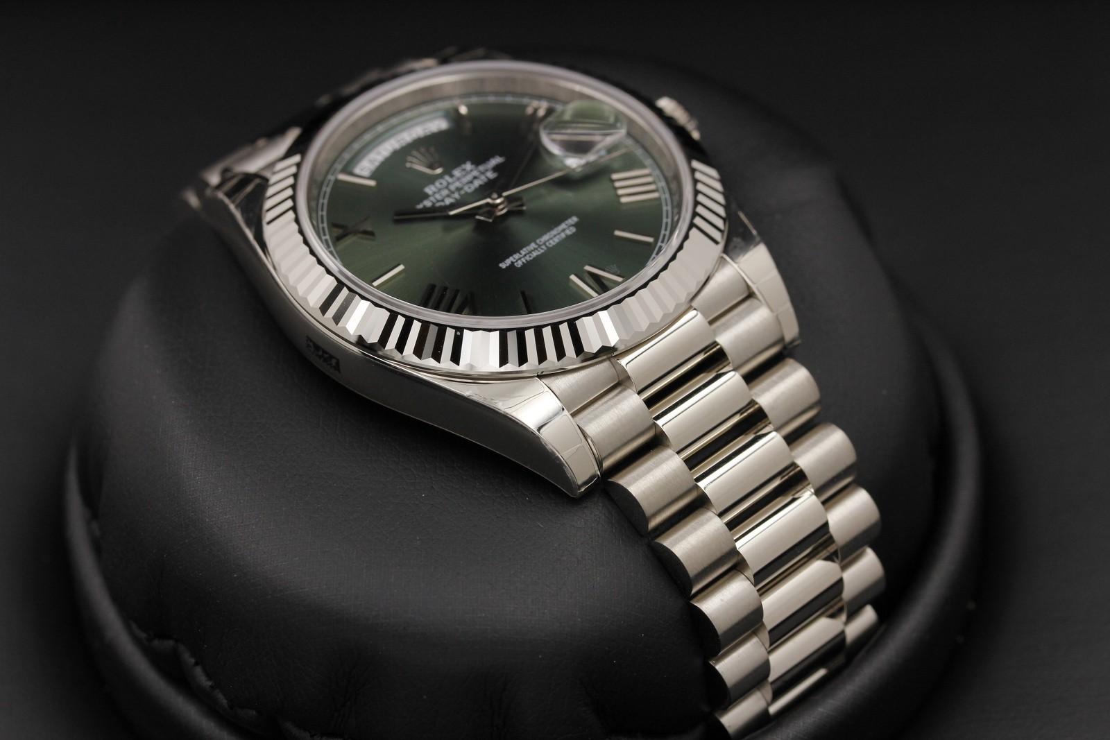 Watch Image 6