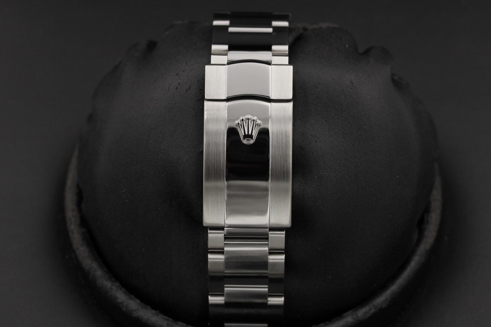 Watch Image 7