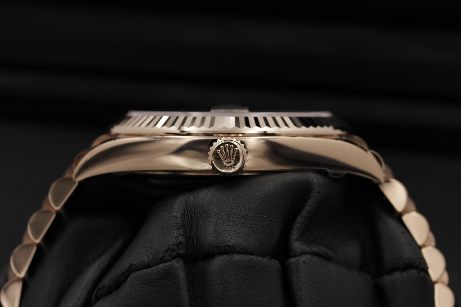 Watch Image 2