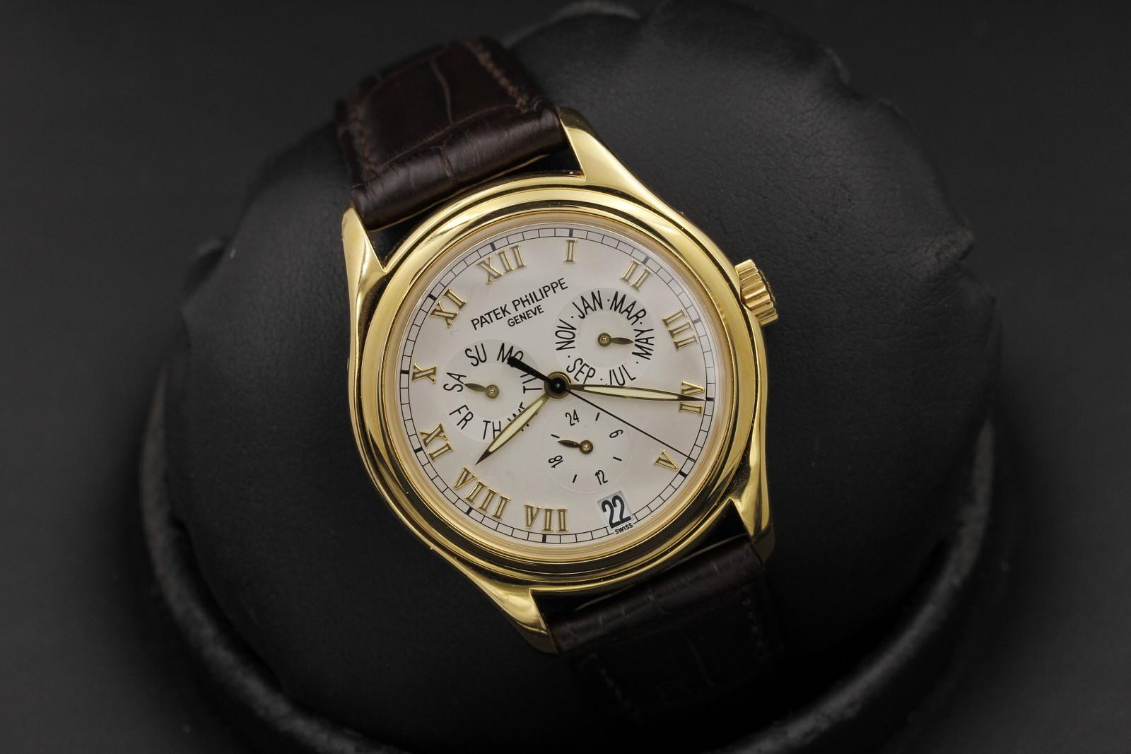 Watch Image 7