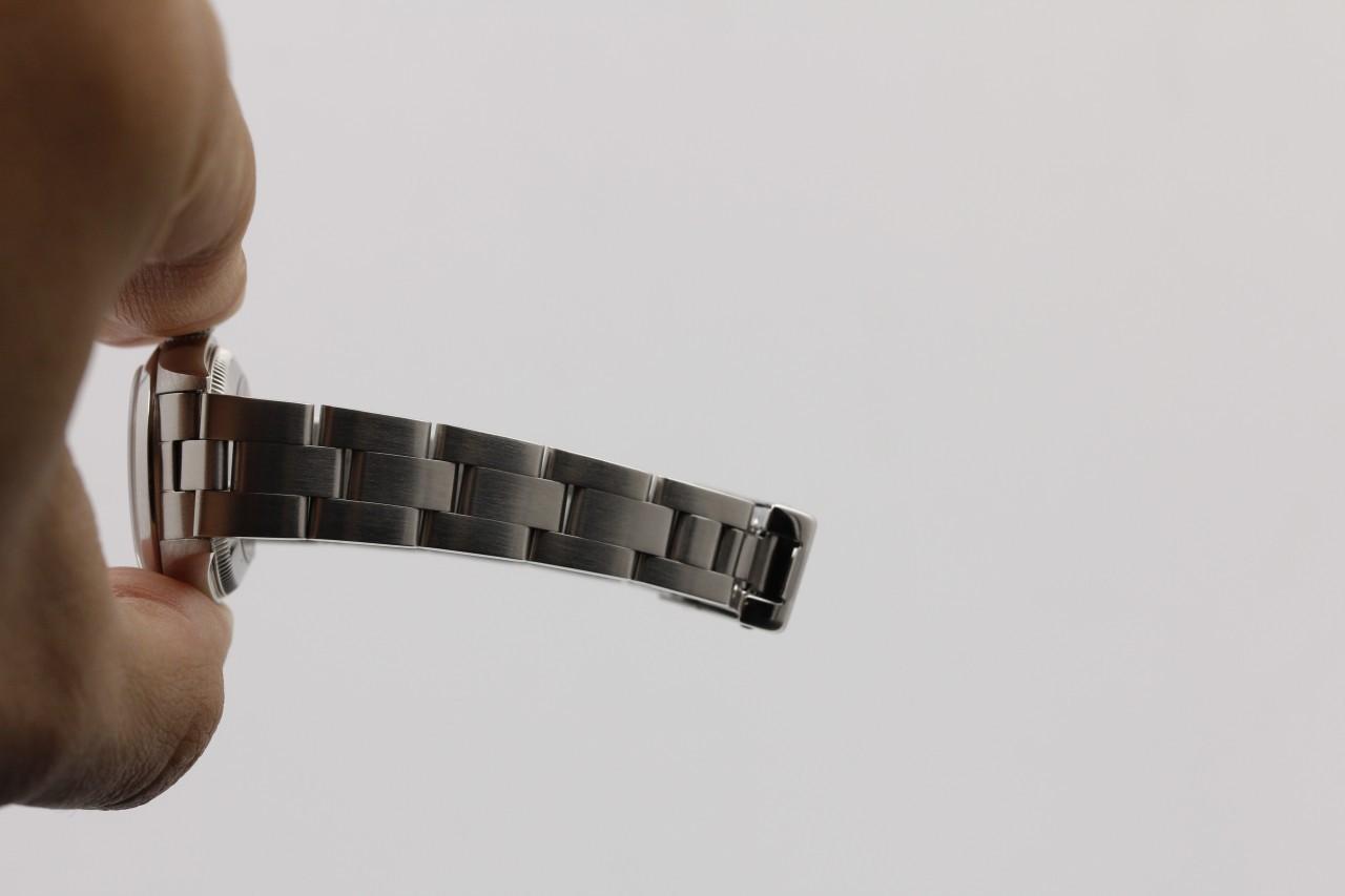 Watch Image 10