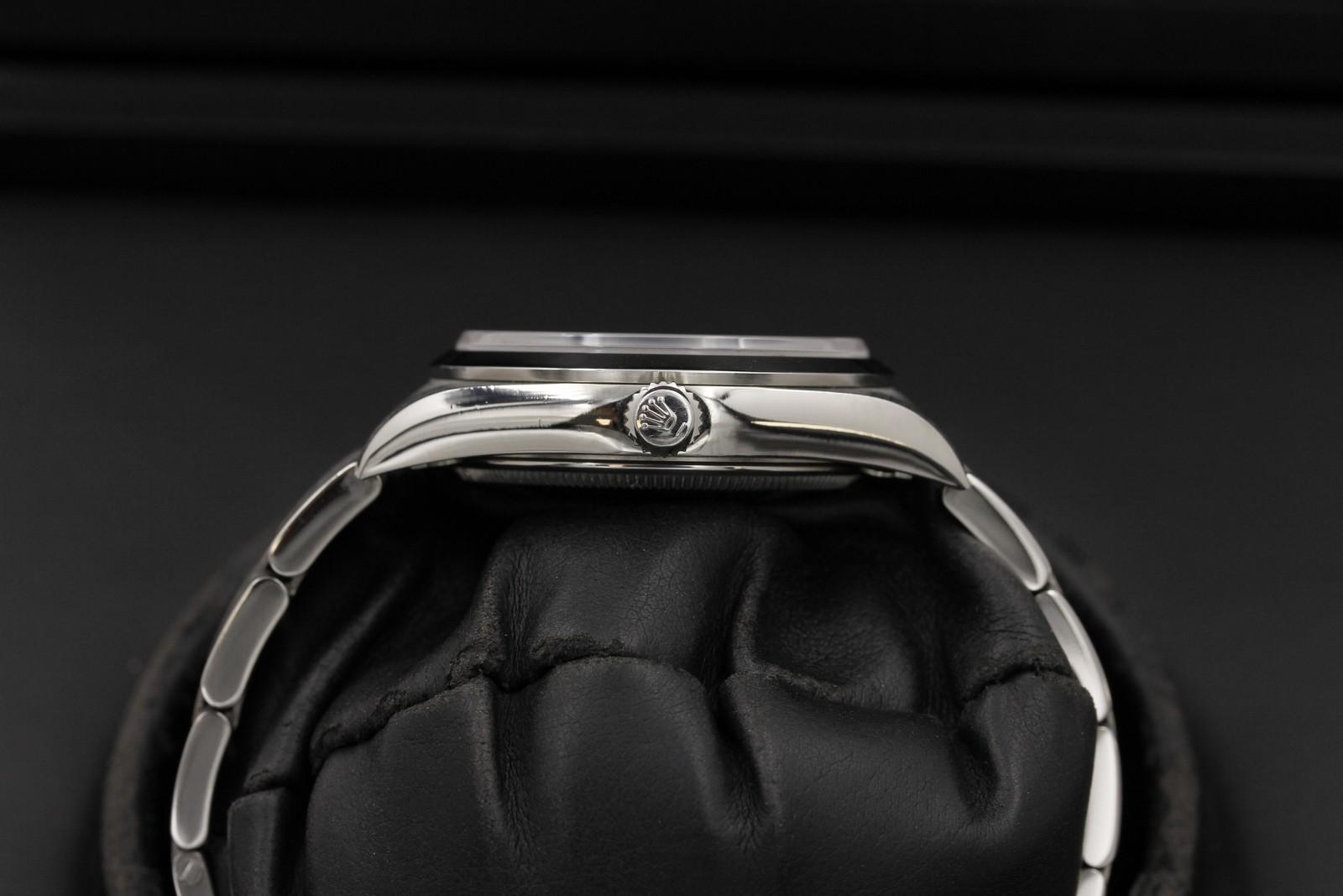 Watch Image 3