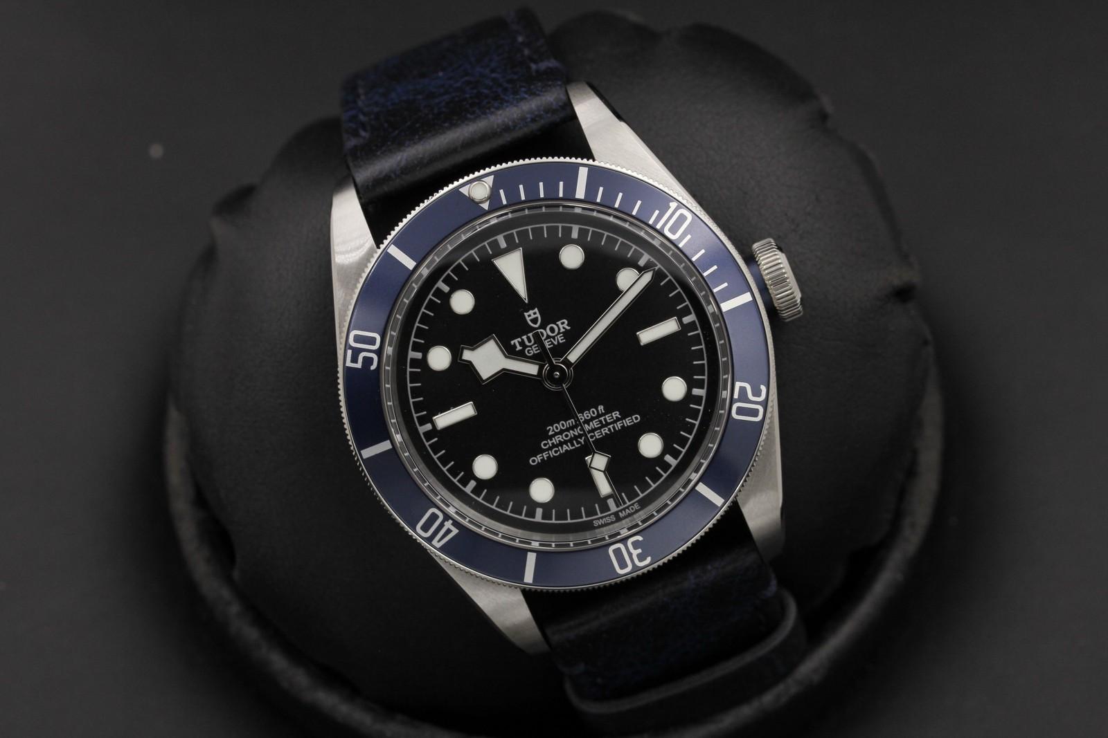 Watch Image 9