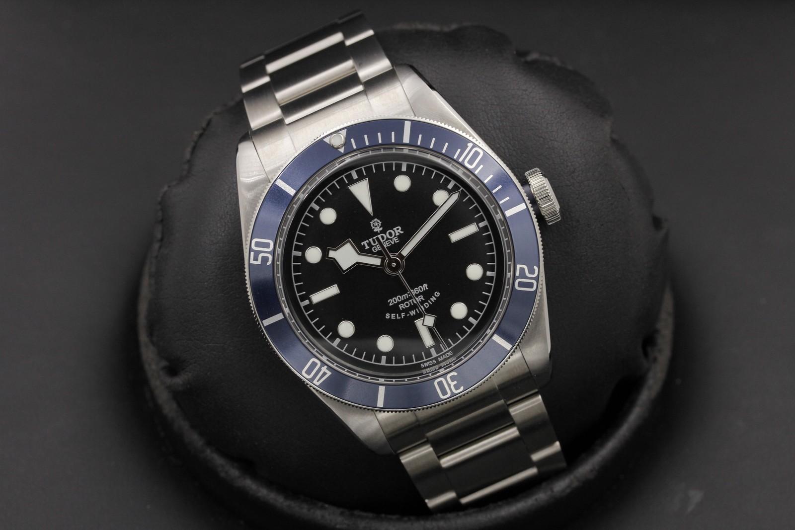 Watch Image 9