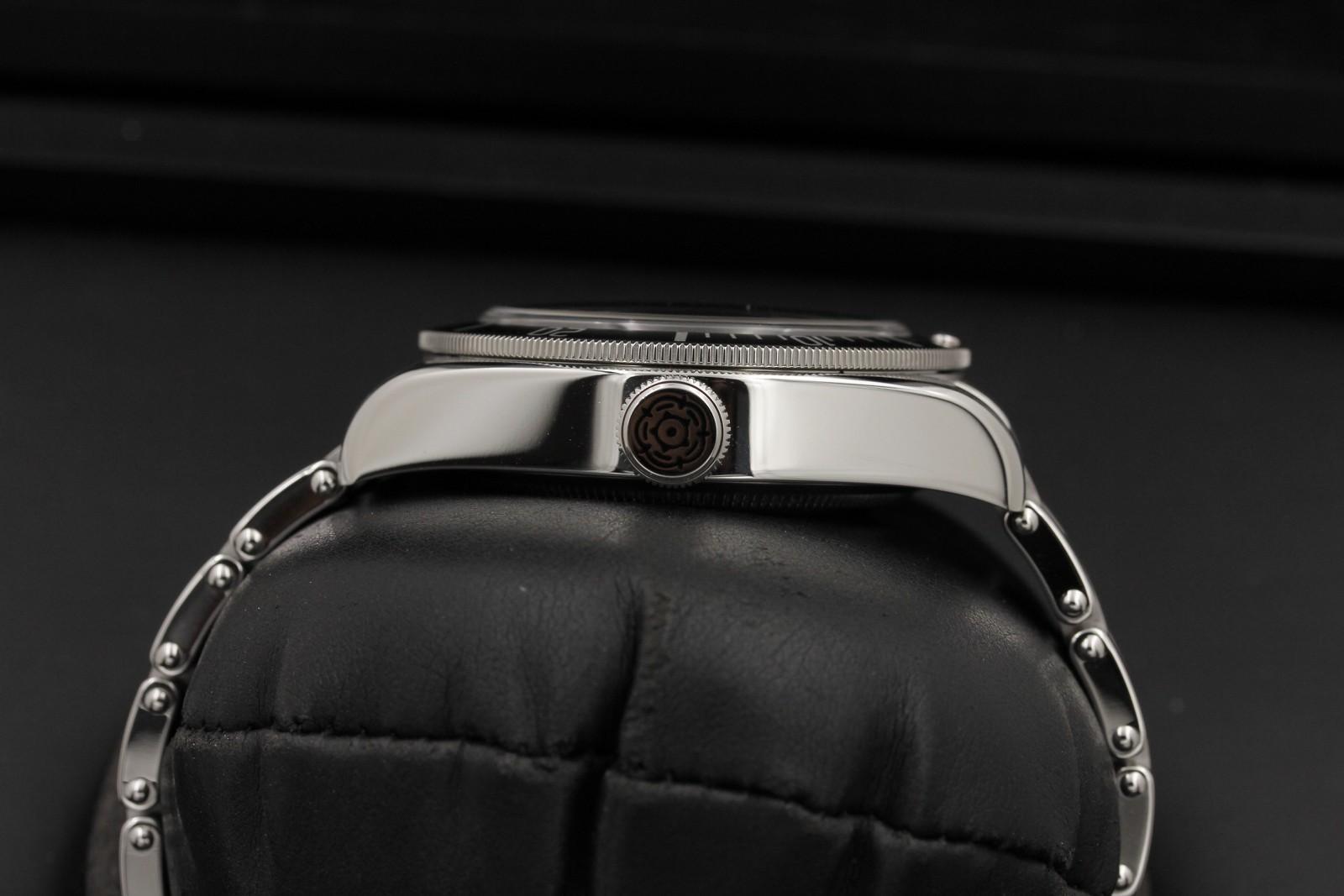 Watch Image 3