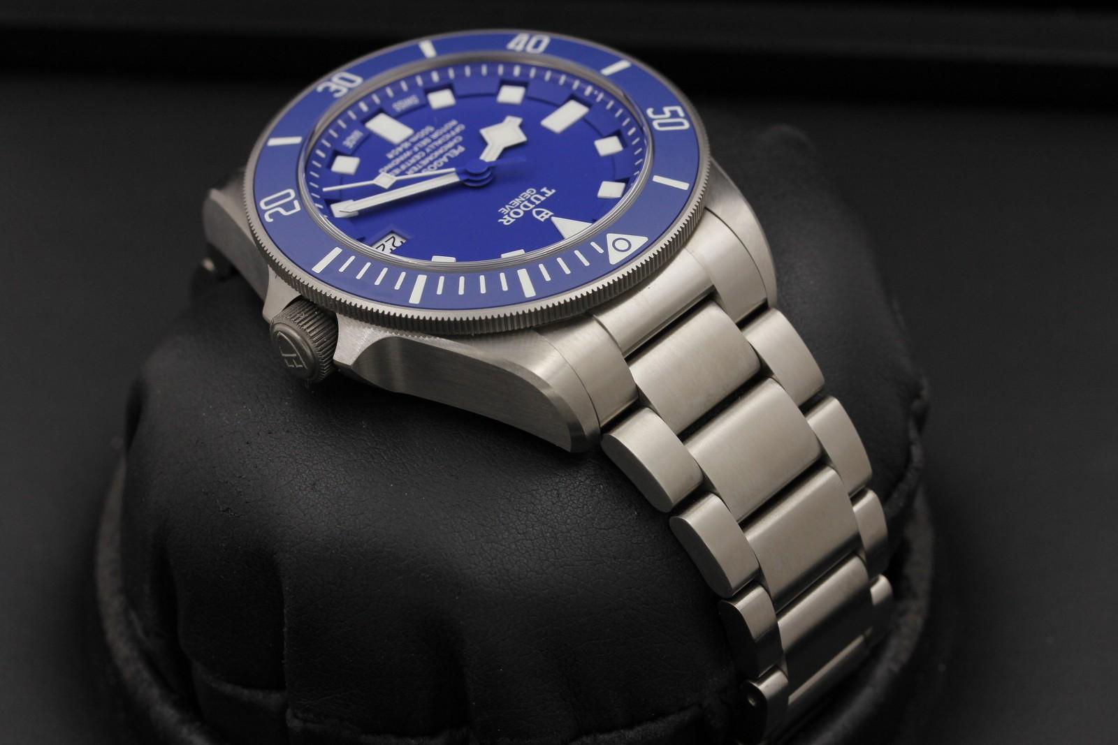 Watch Image 4