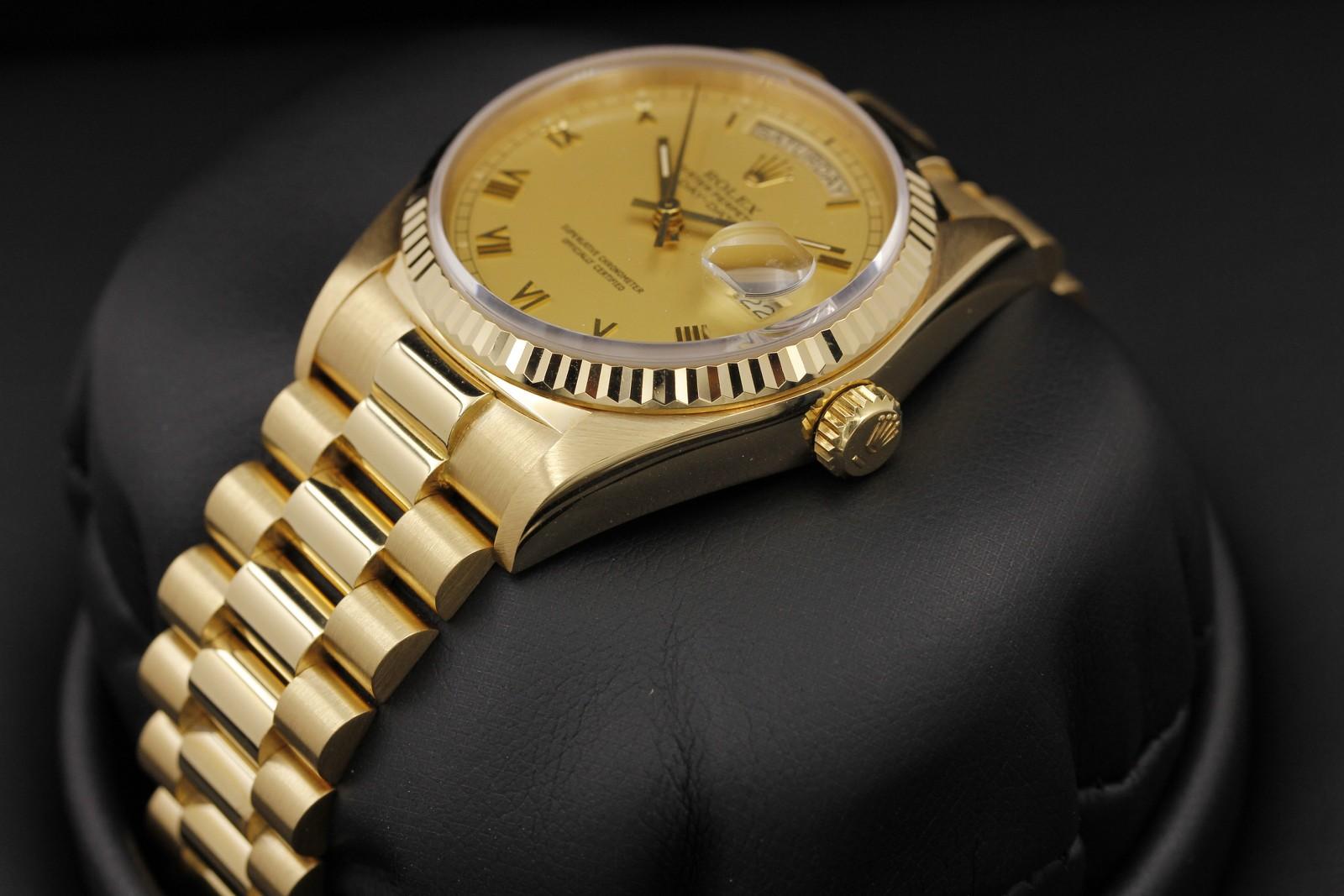 Watch Image 2