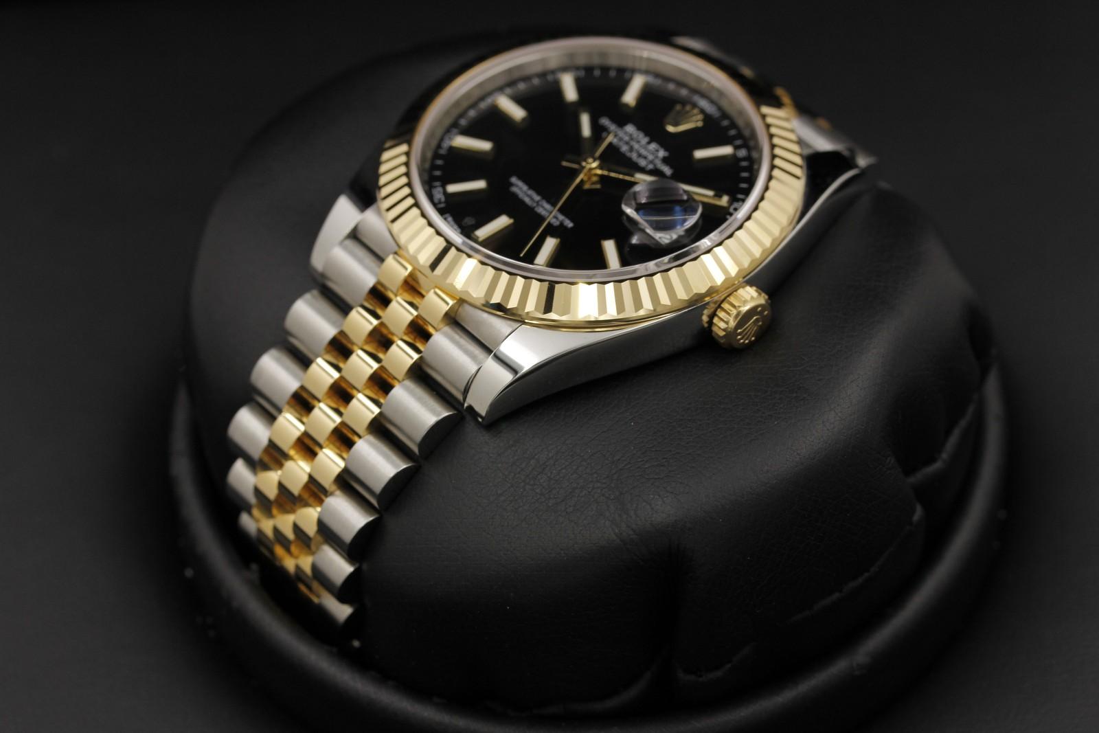 Watch Image 2