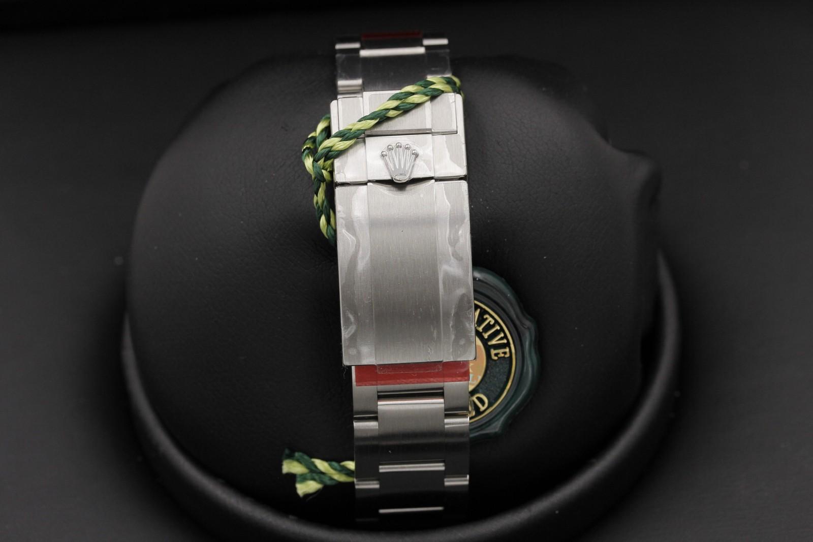 Watch Image 7