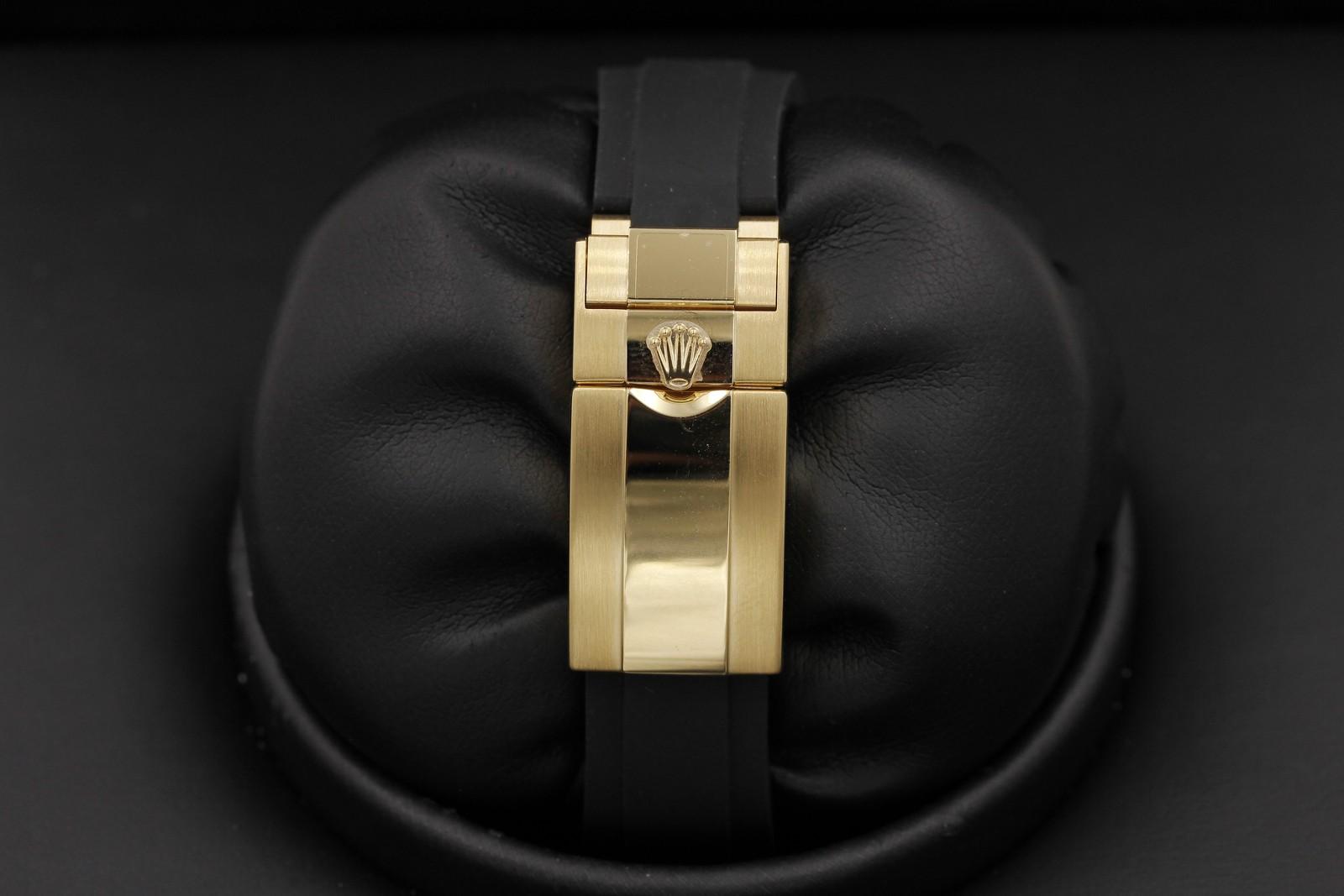 Watch Image 7