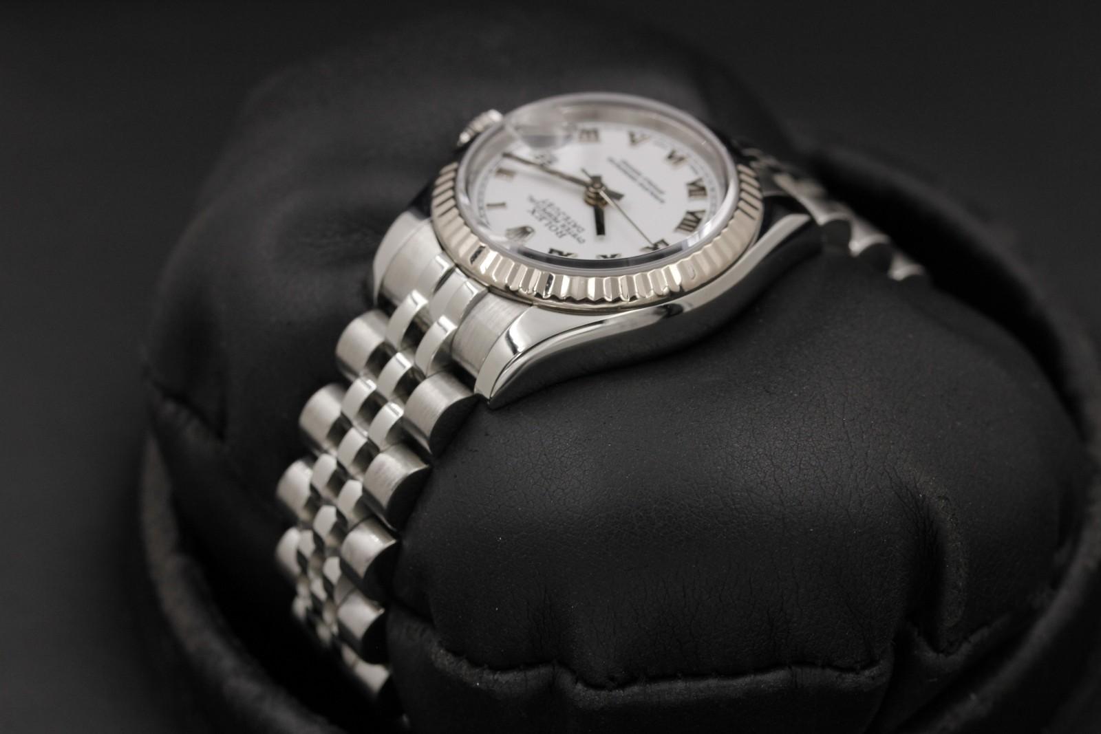 Watch Image 5