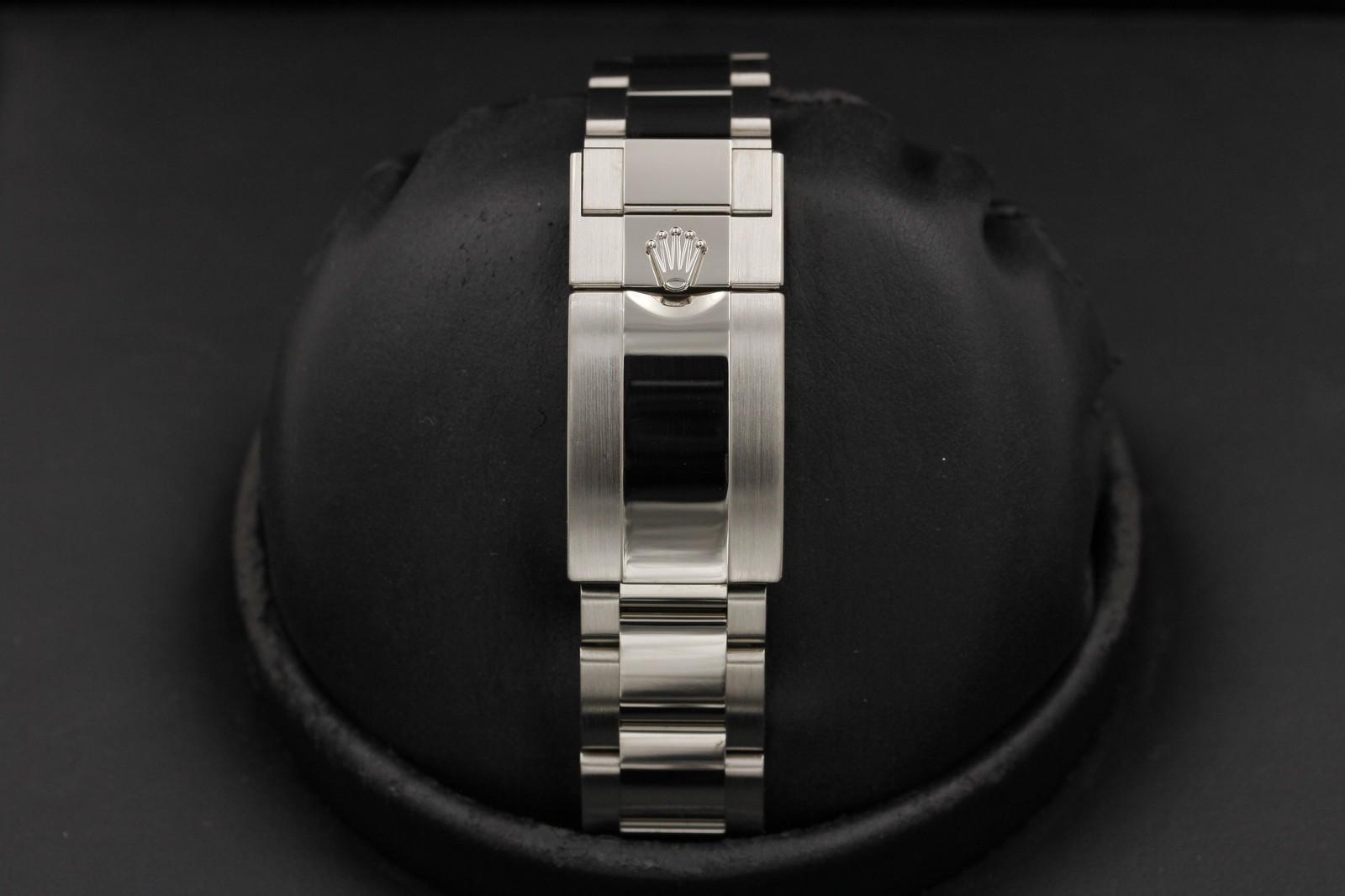 Watch Image 7