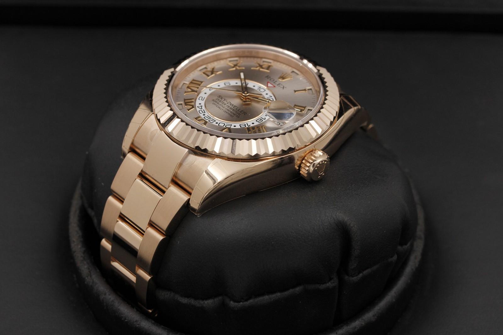 Watch Image 2