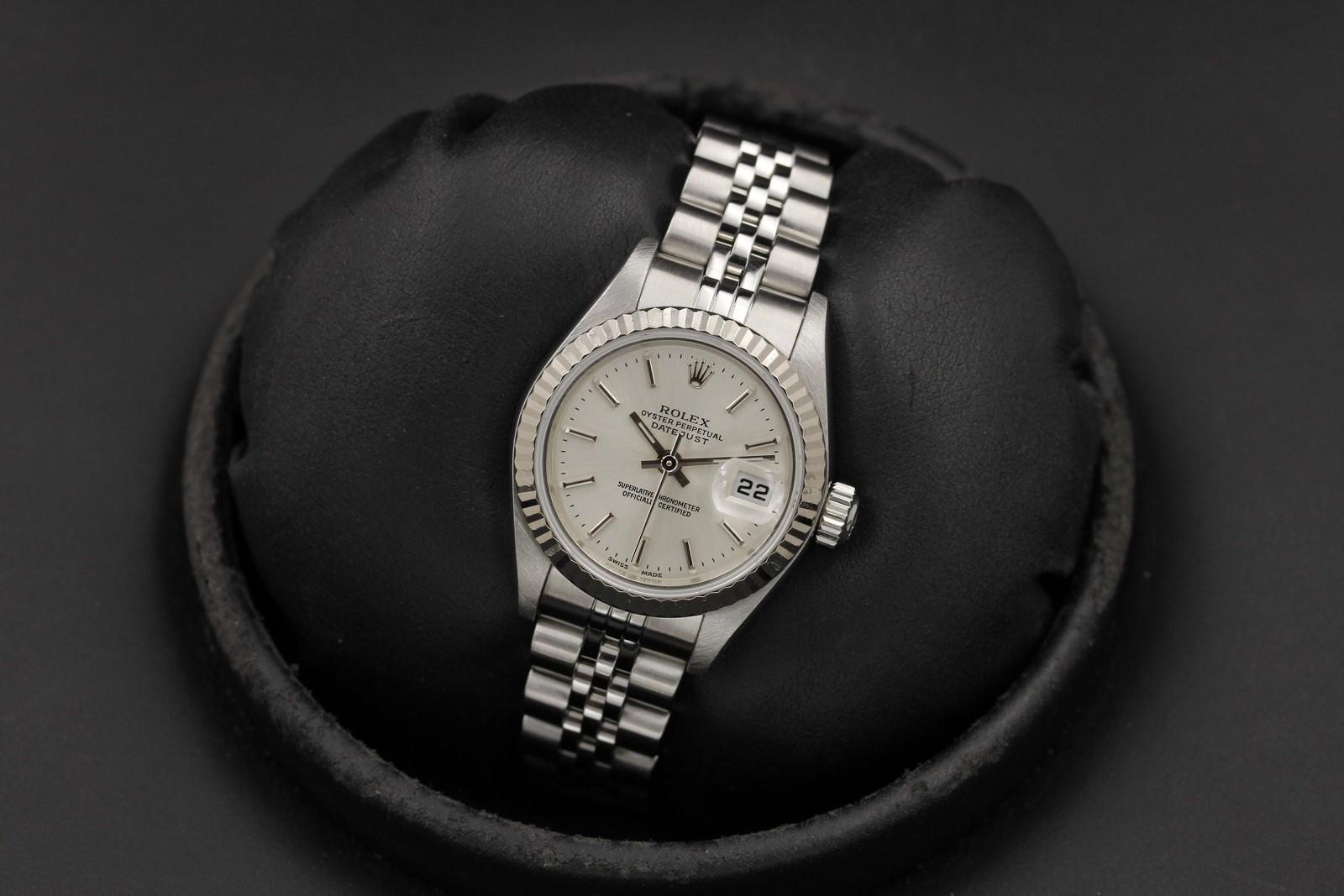 Watch Image 8