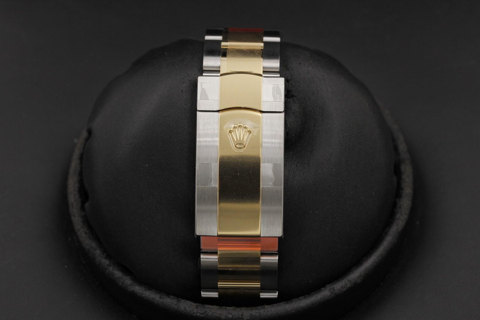 Watch Image 7