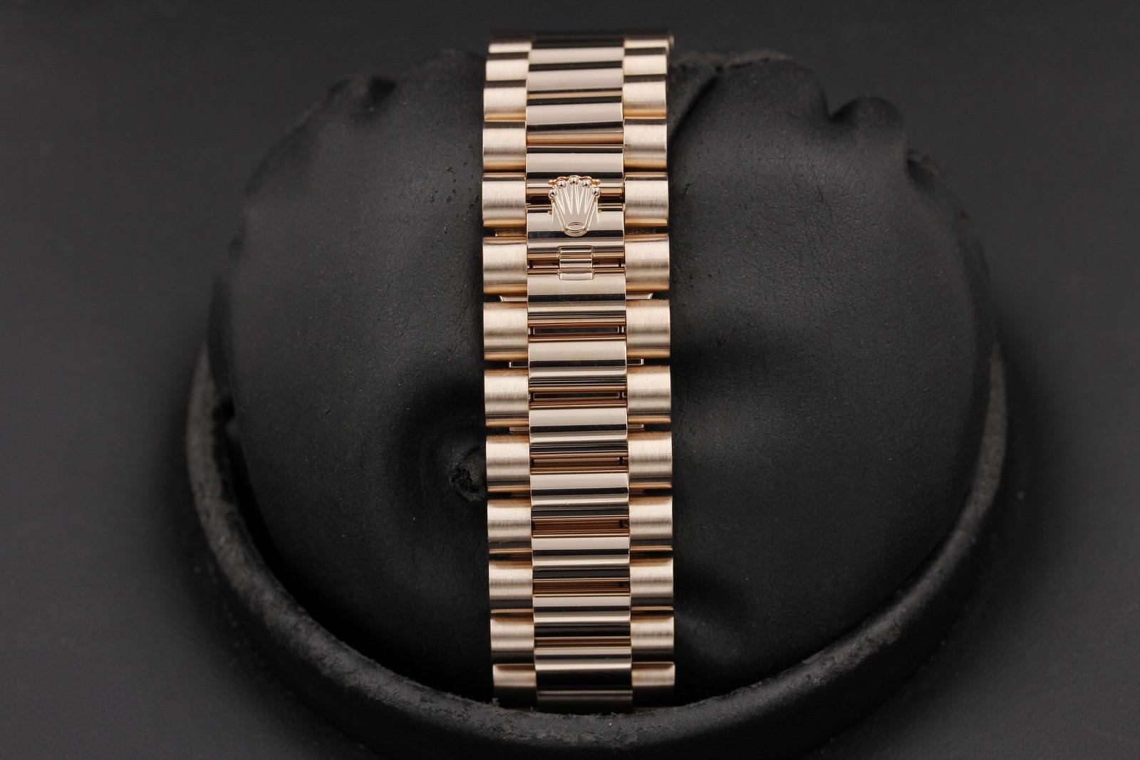 Watch Image 7