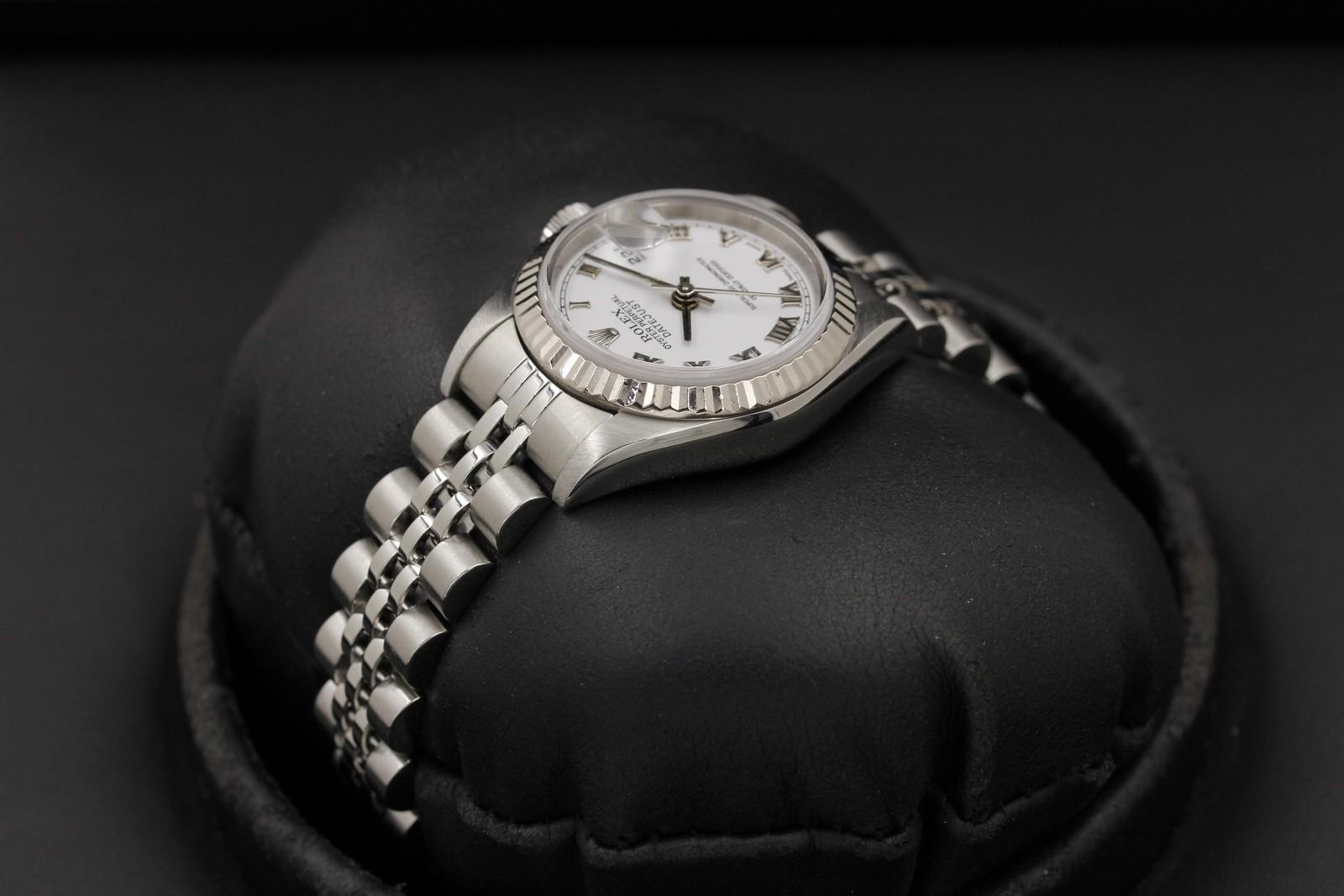Watch Image 5