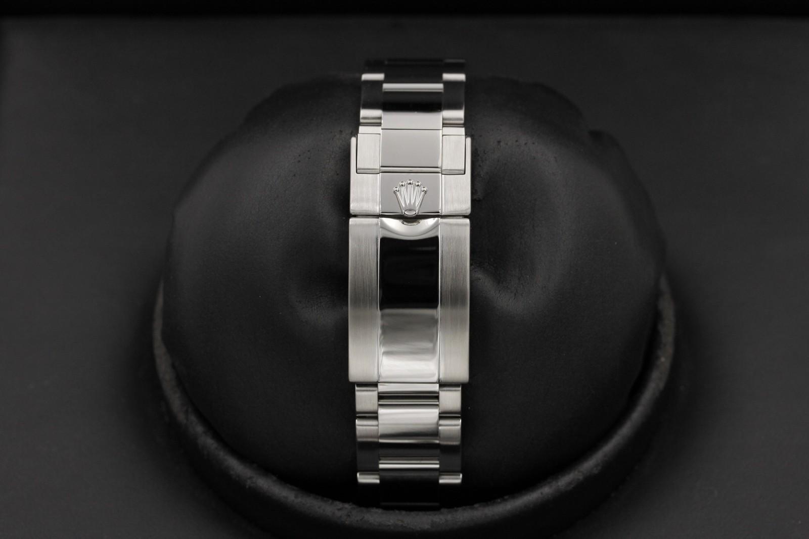 Watch Image 7
