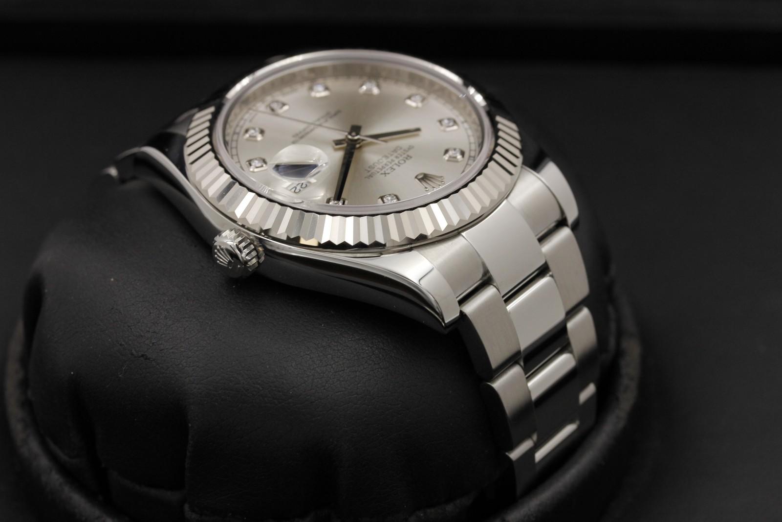 Watch Image 4