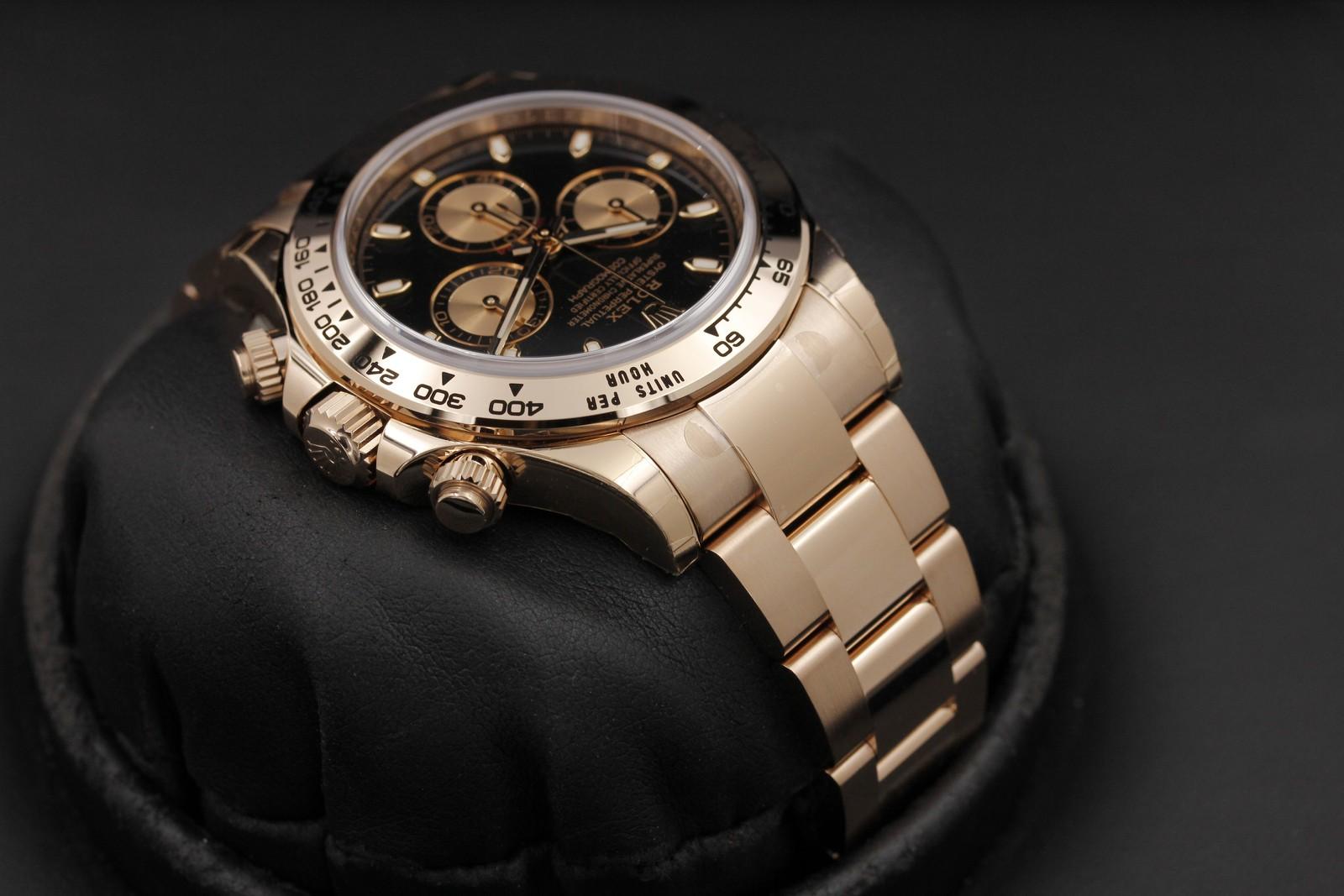 Watch Image 4