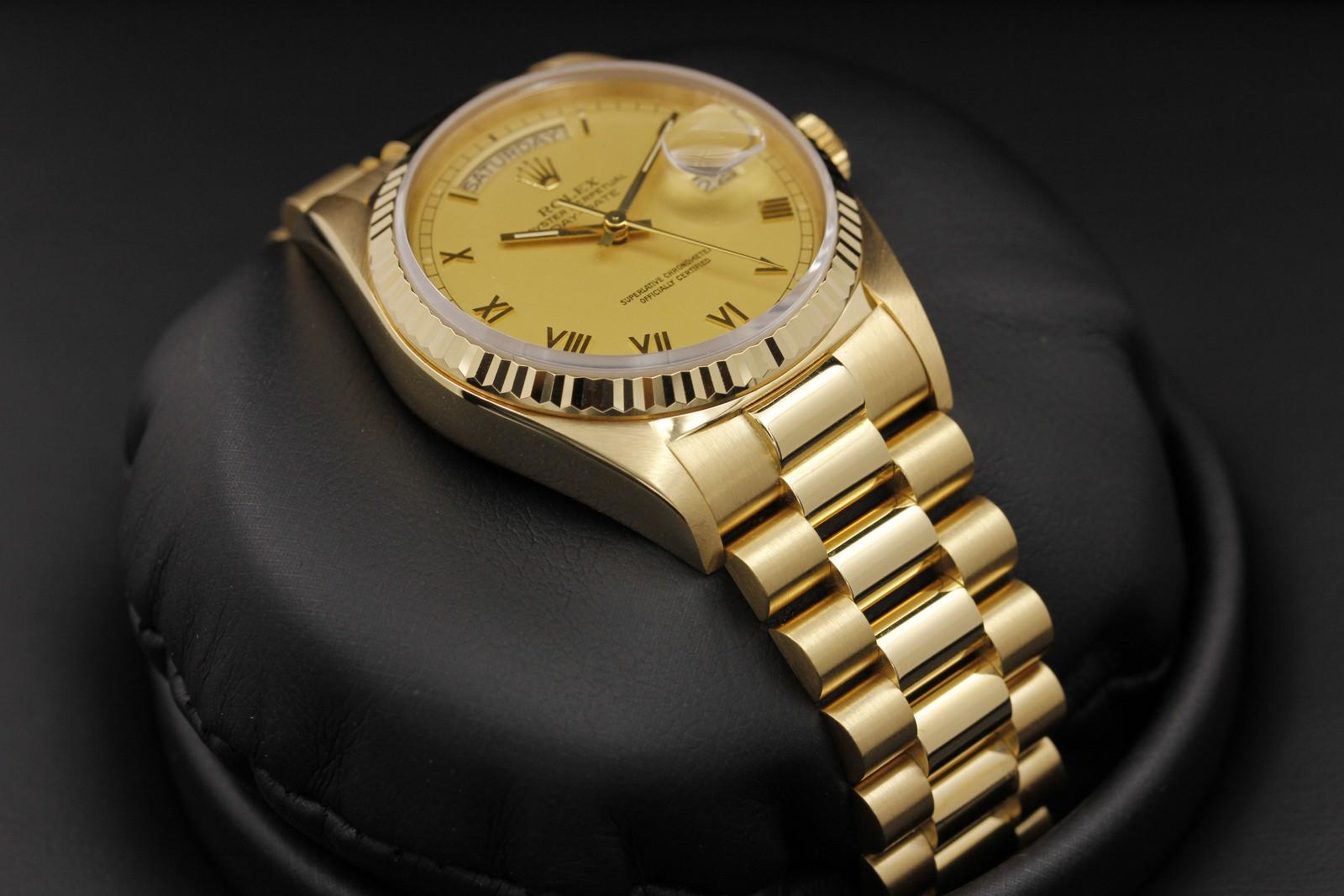 Watch Image 6