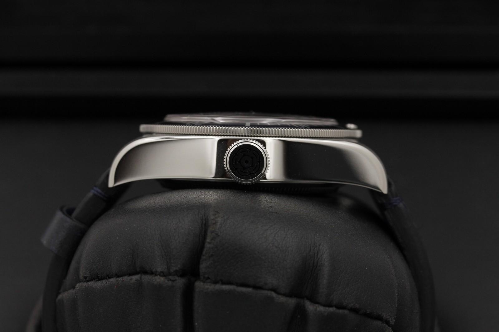 Watch Image 3