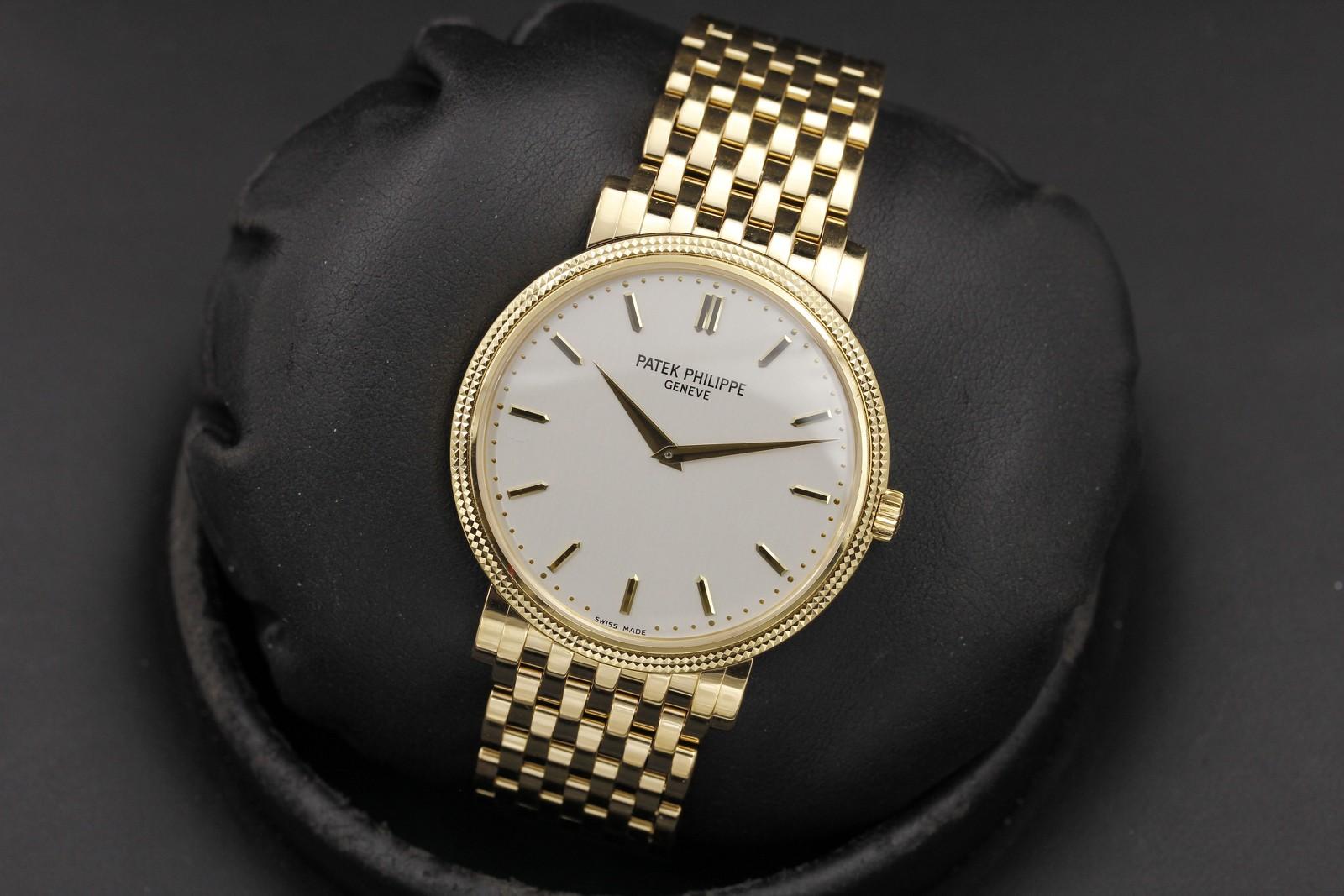 Watch Image 12