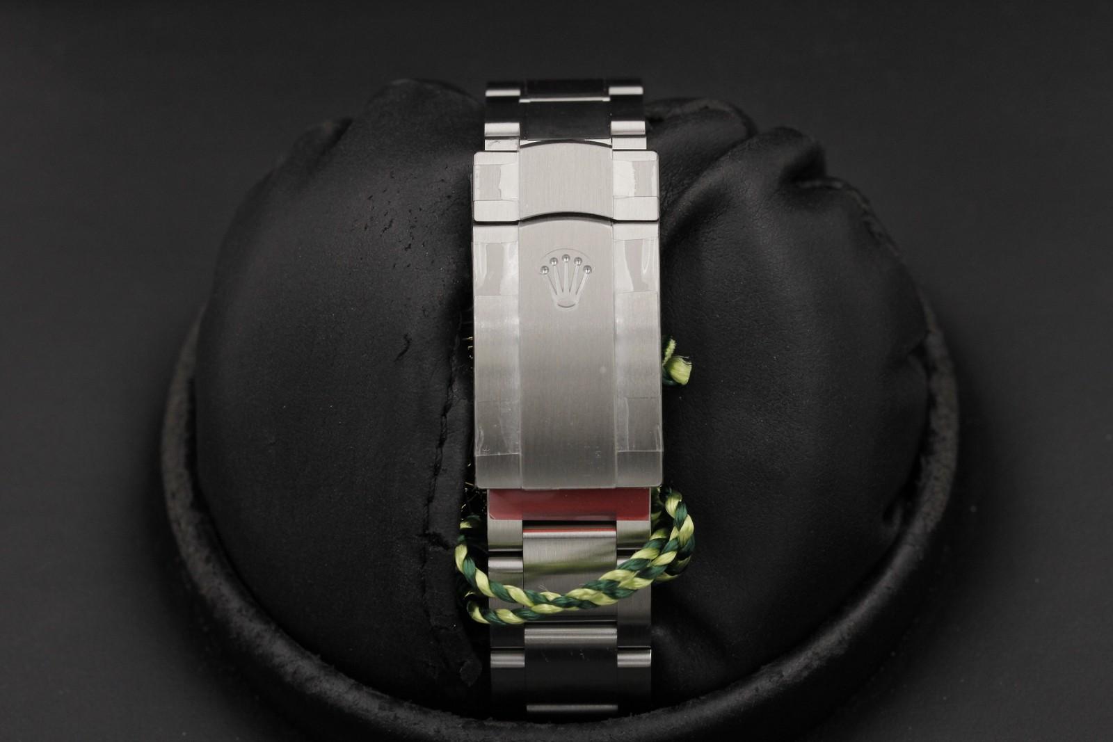 Watch Image 7