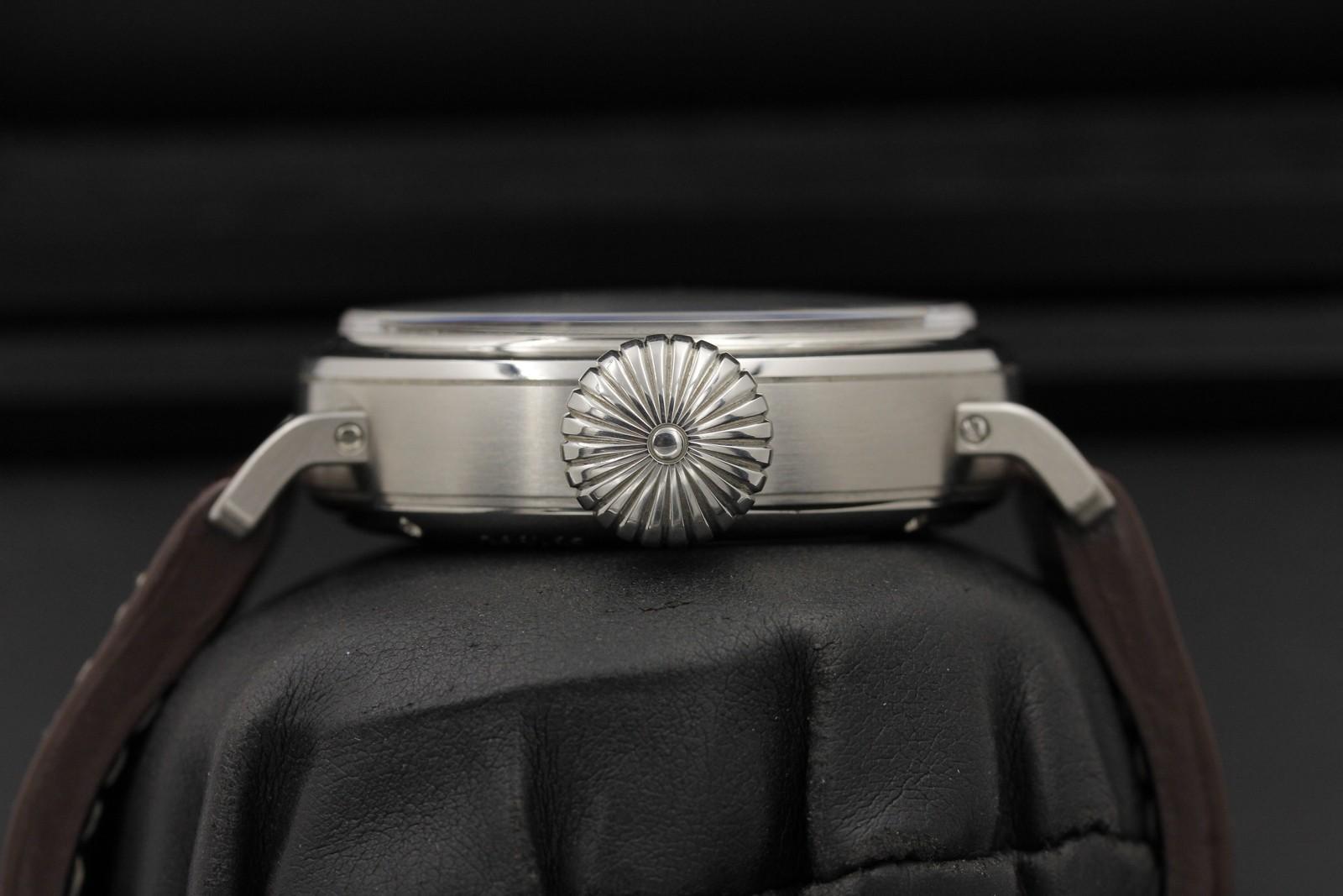 Watch Image 3