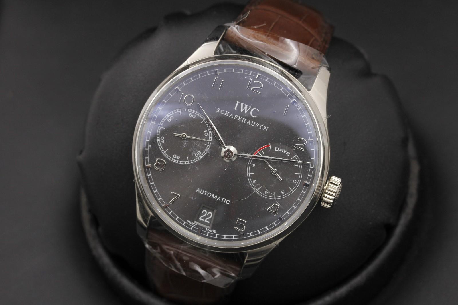 Watch Image 9