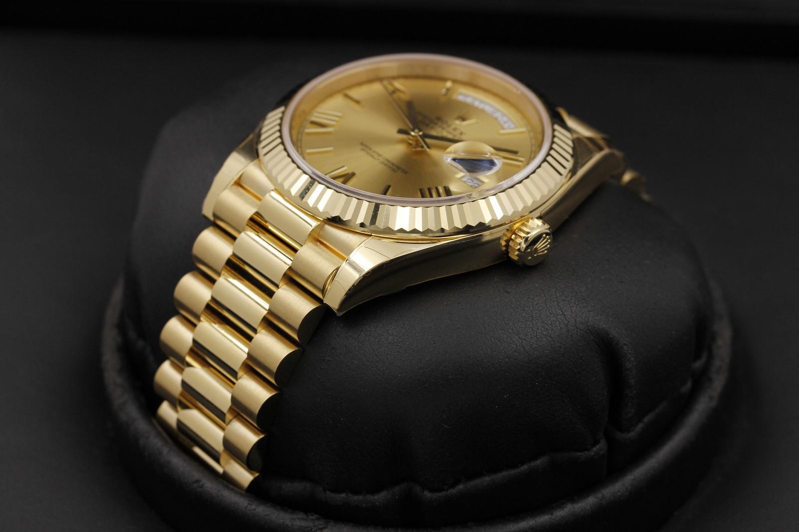 Watch Image 2