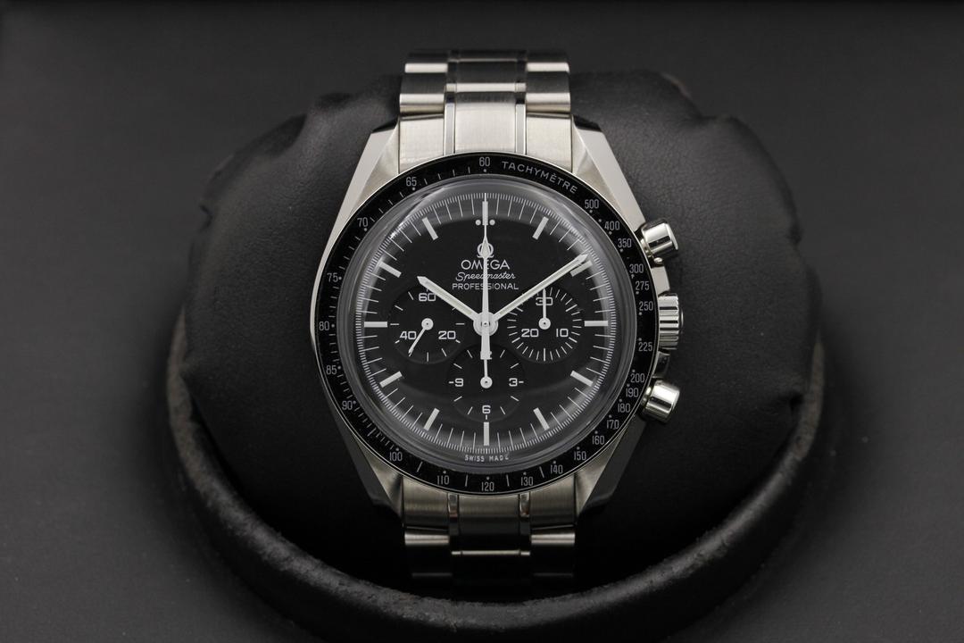 Omega Hesalite Crystal Speedmaster 311.30.42.30.01.005