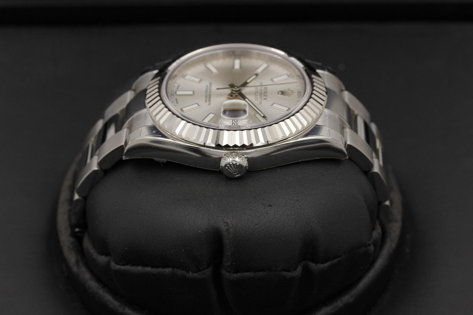 Watch Image 3