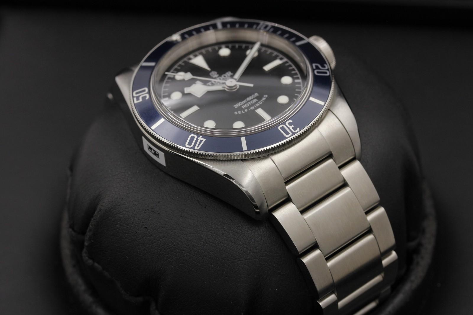 Watch Image 6