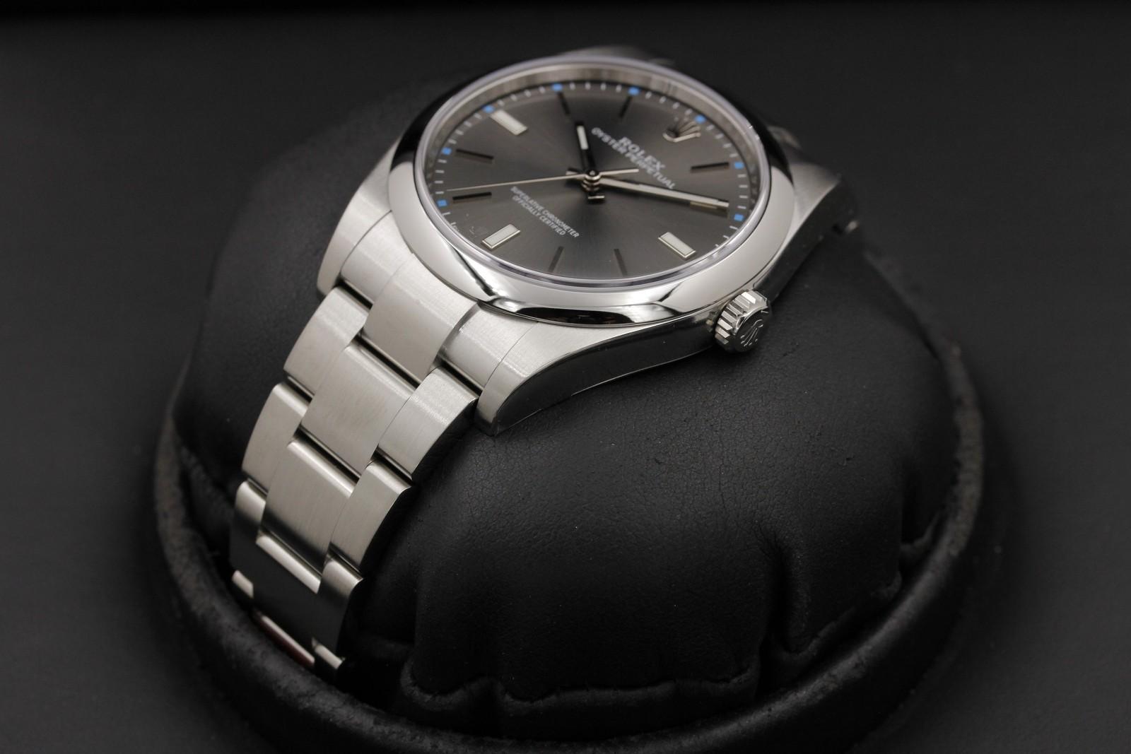 Watch Image 2