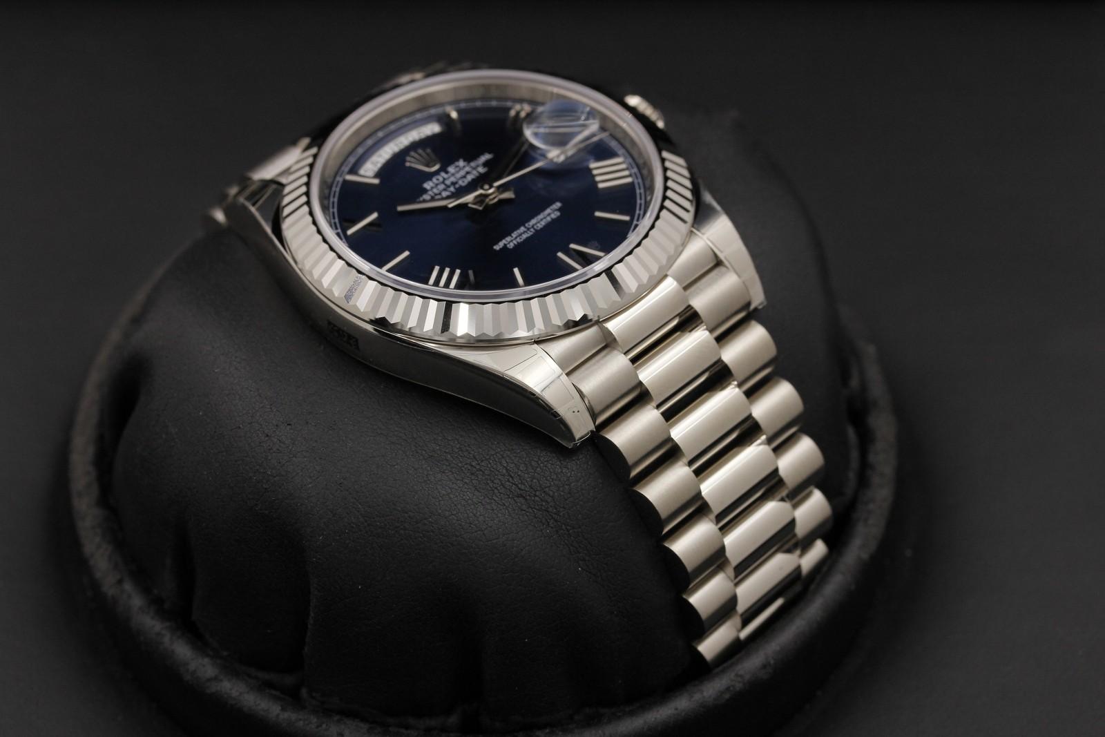 Watch Image 6