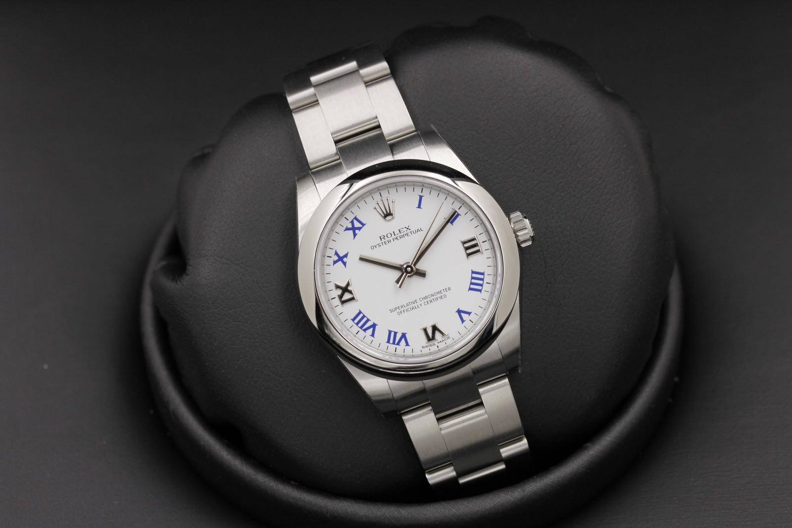 Watch Image 9