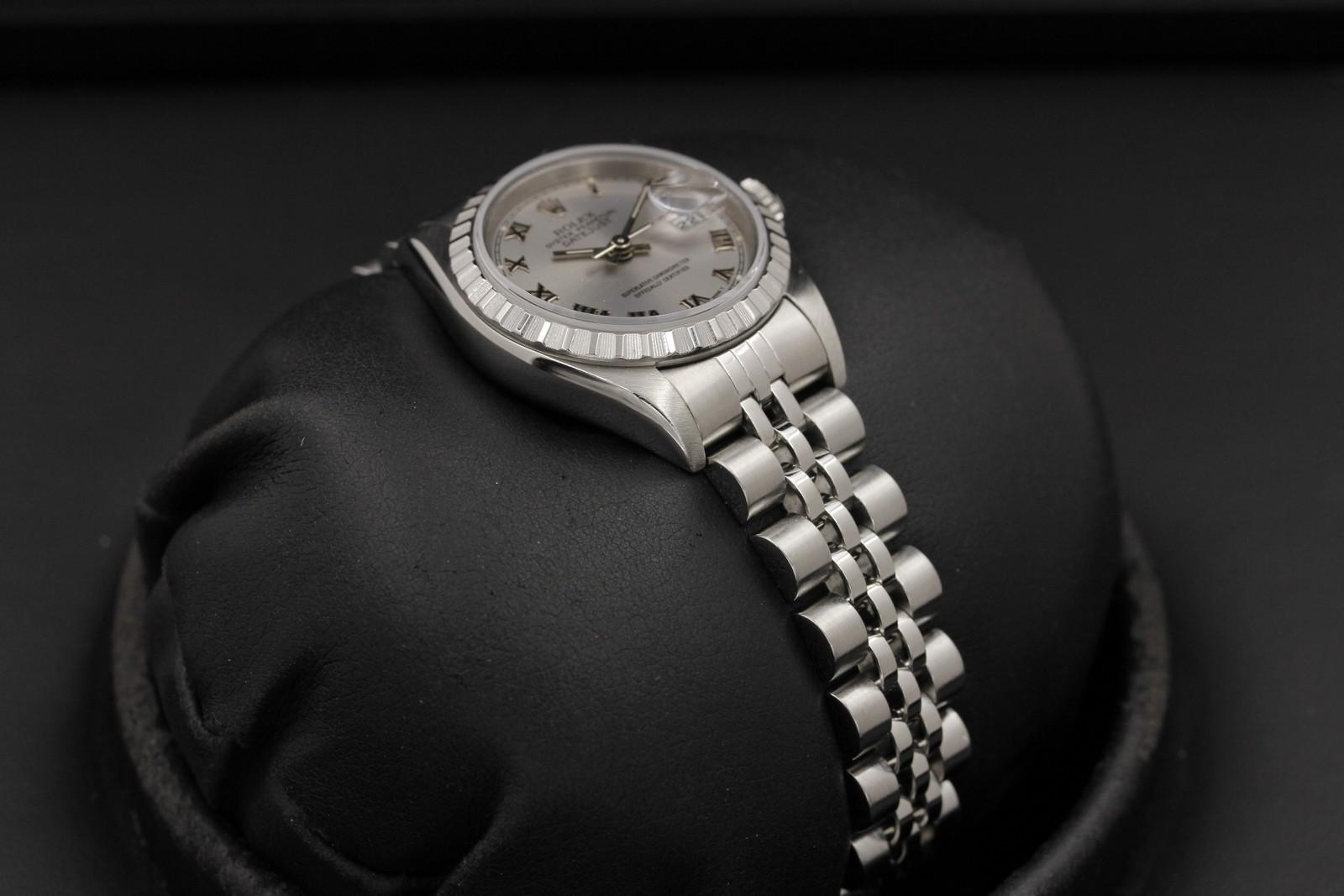 Watch Image 6