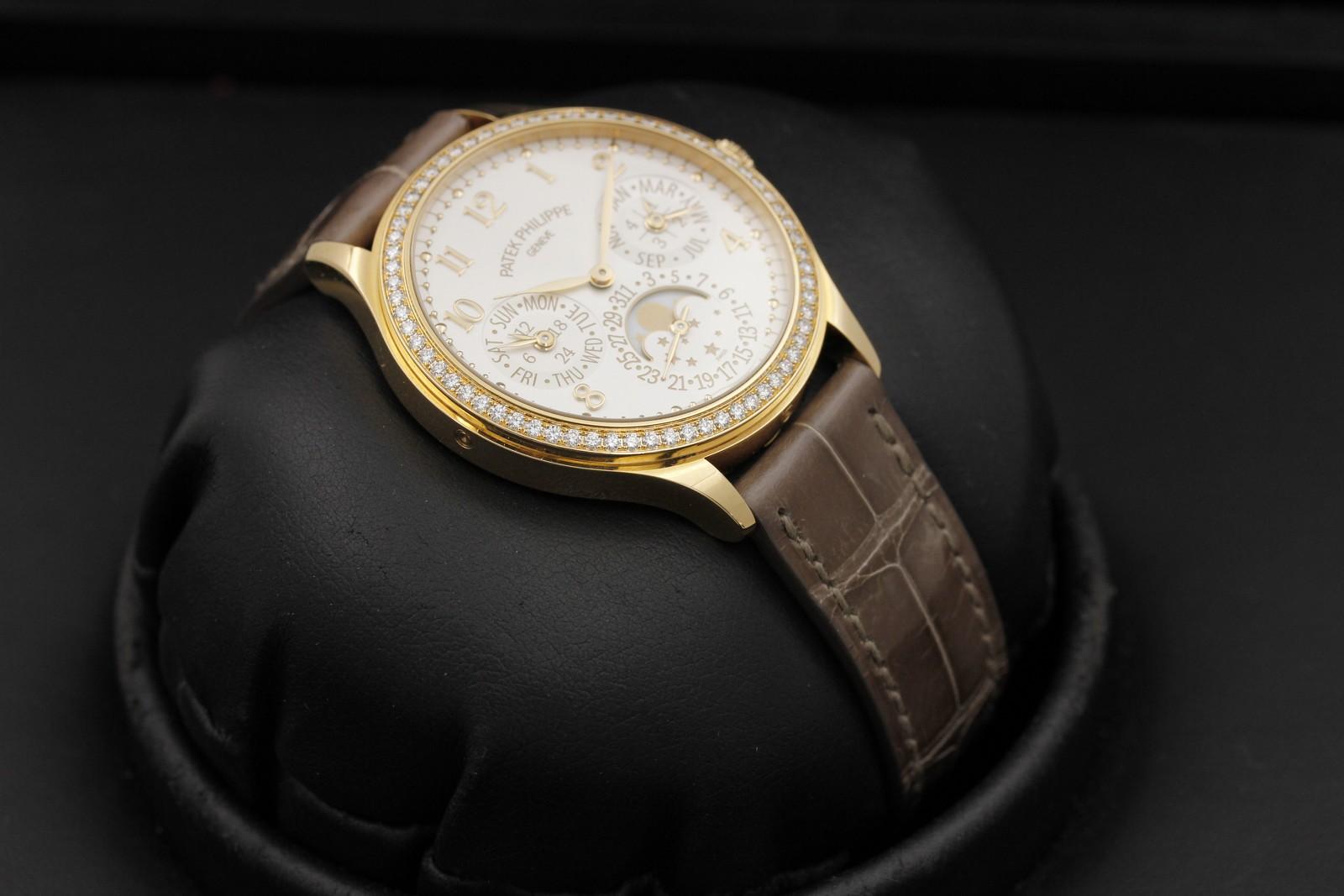 Watch Image 6