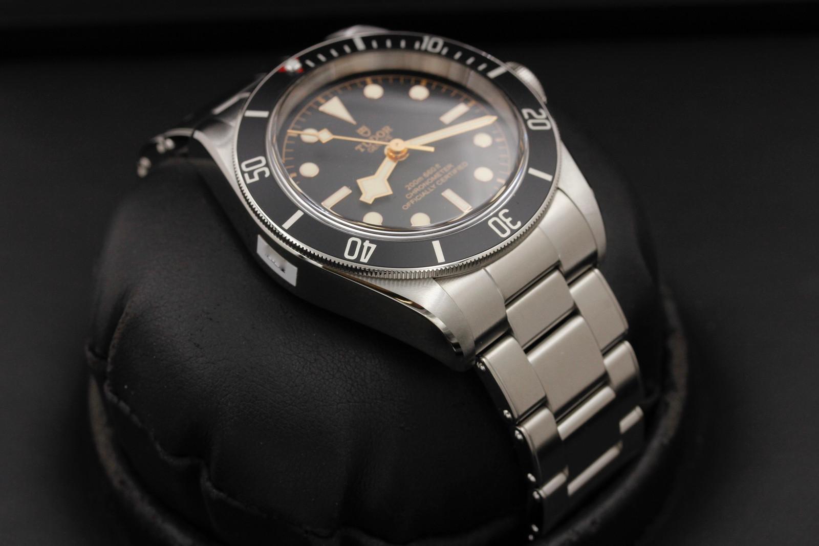 Watch Image 6
