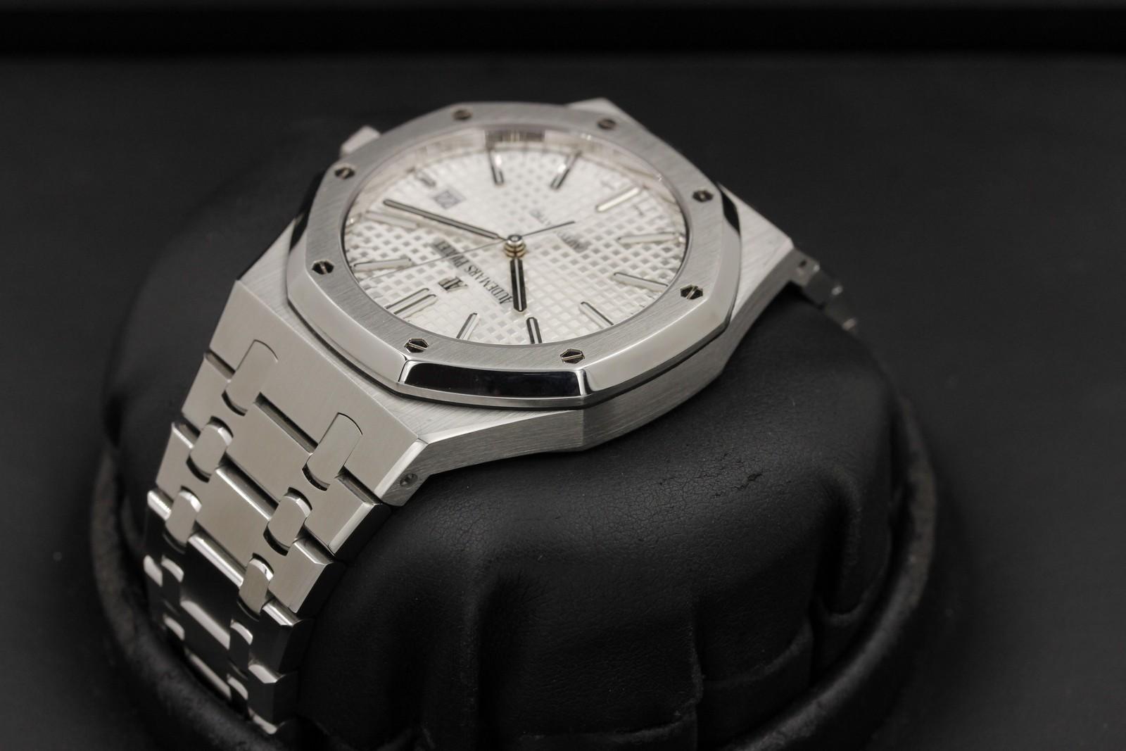 Watch Image 5