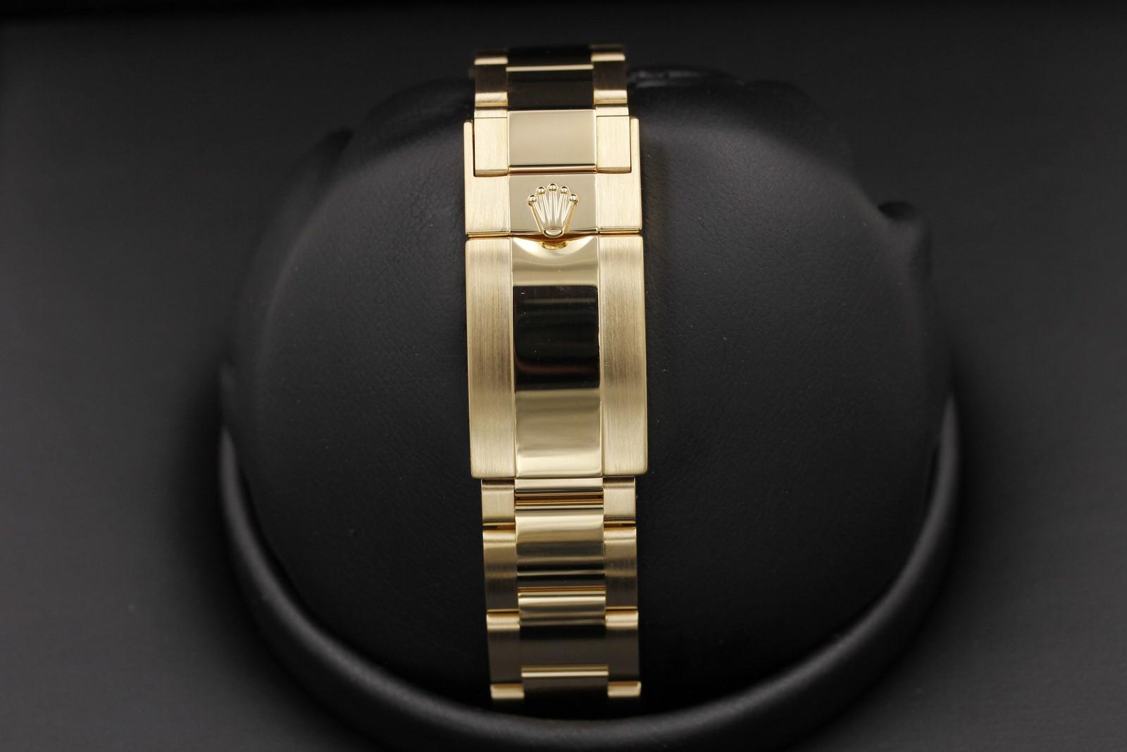 Watch Image 7