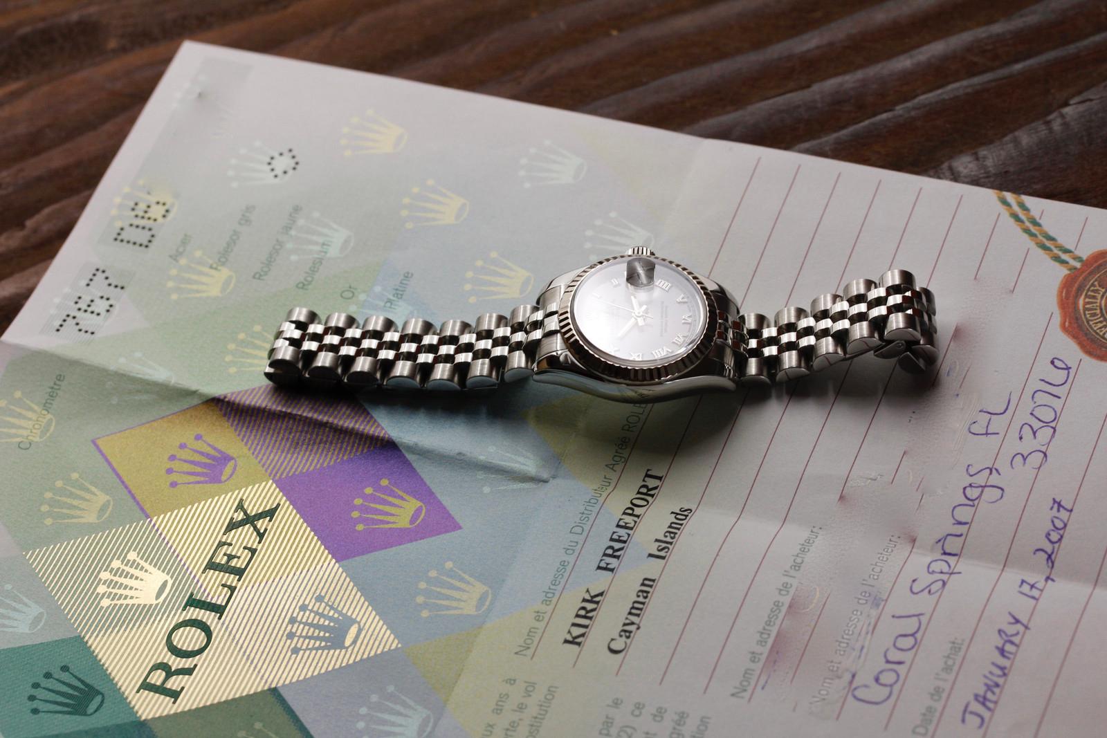 Watch Image 10
