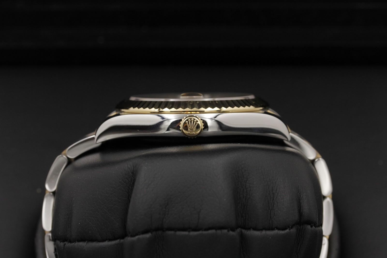 Watch Image 3
