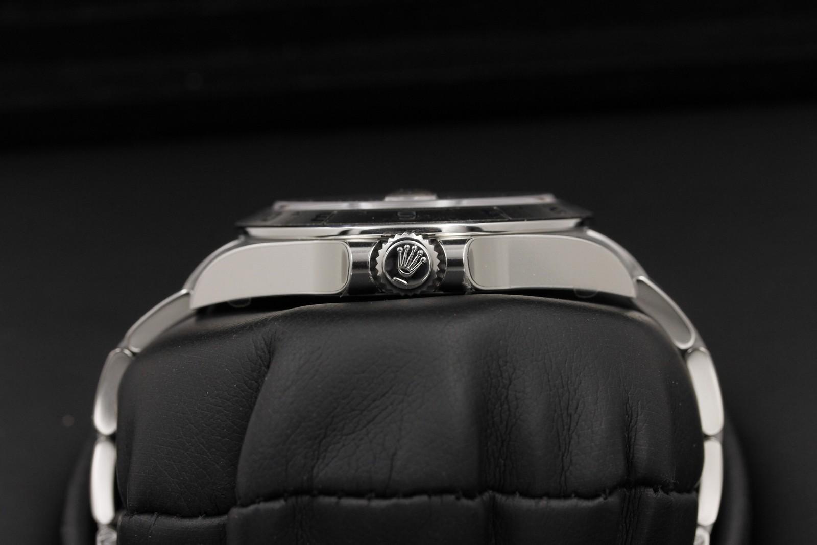 Watch Image 3