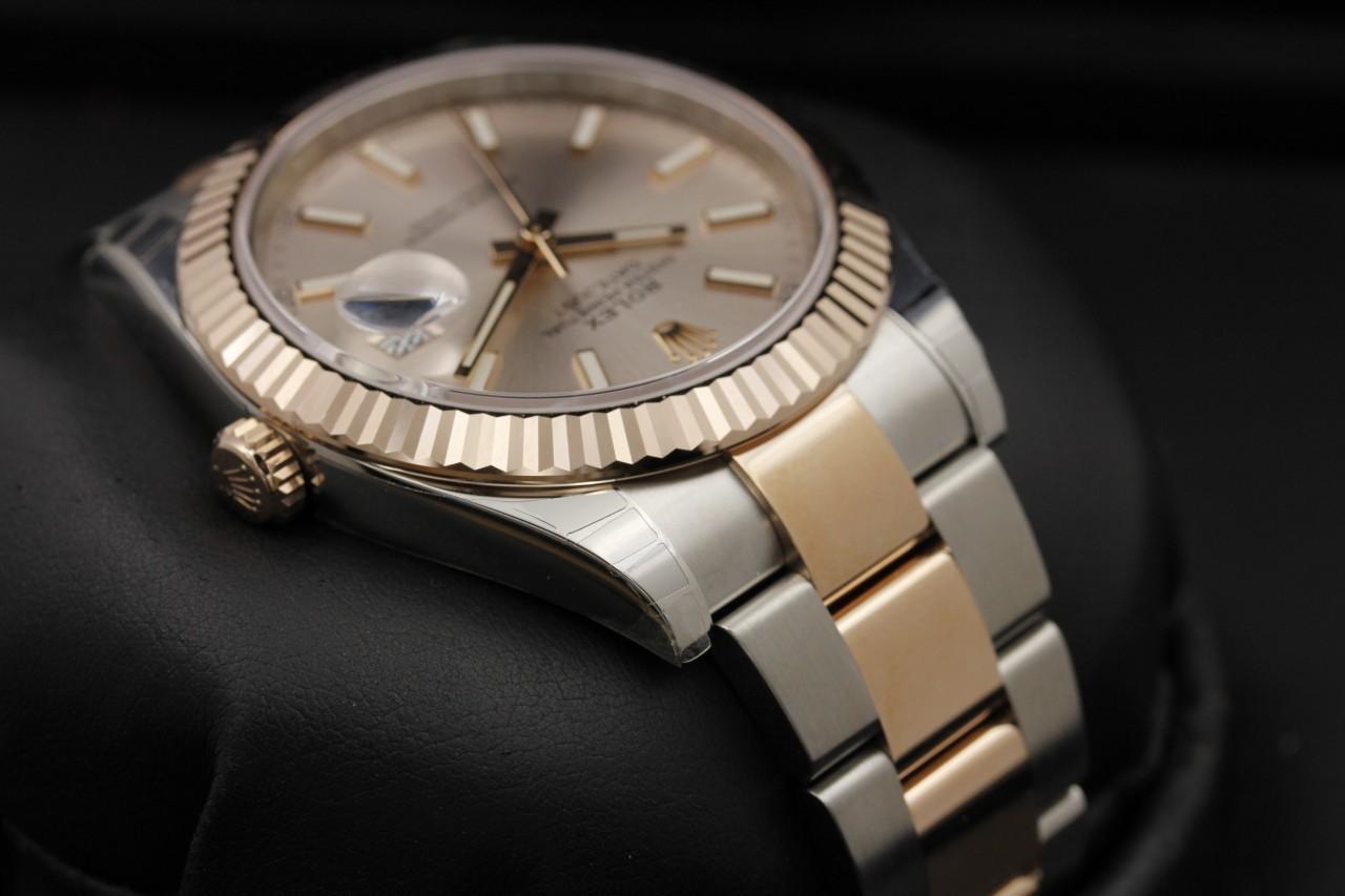 Watch Image 4